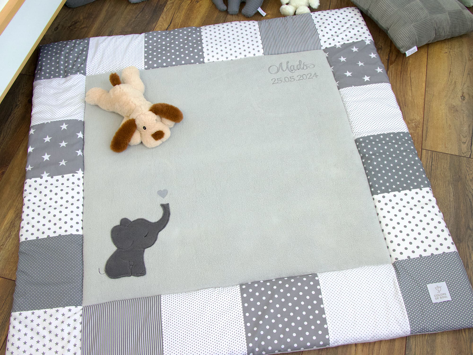 Babydecke Grau mit Baumwollfleece-Liegefläche und Namen