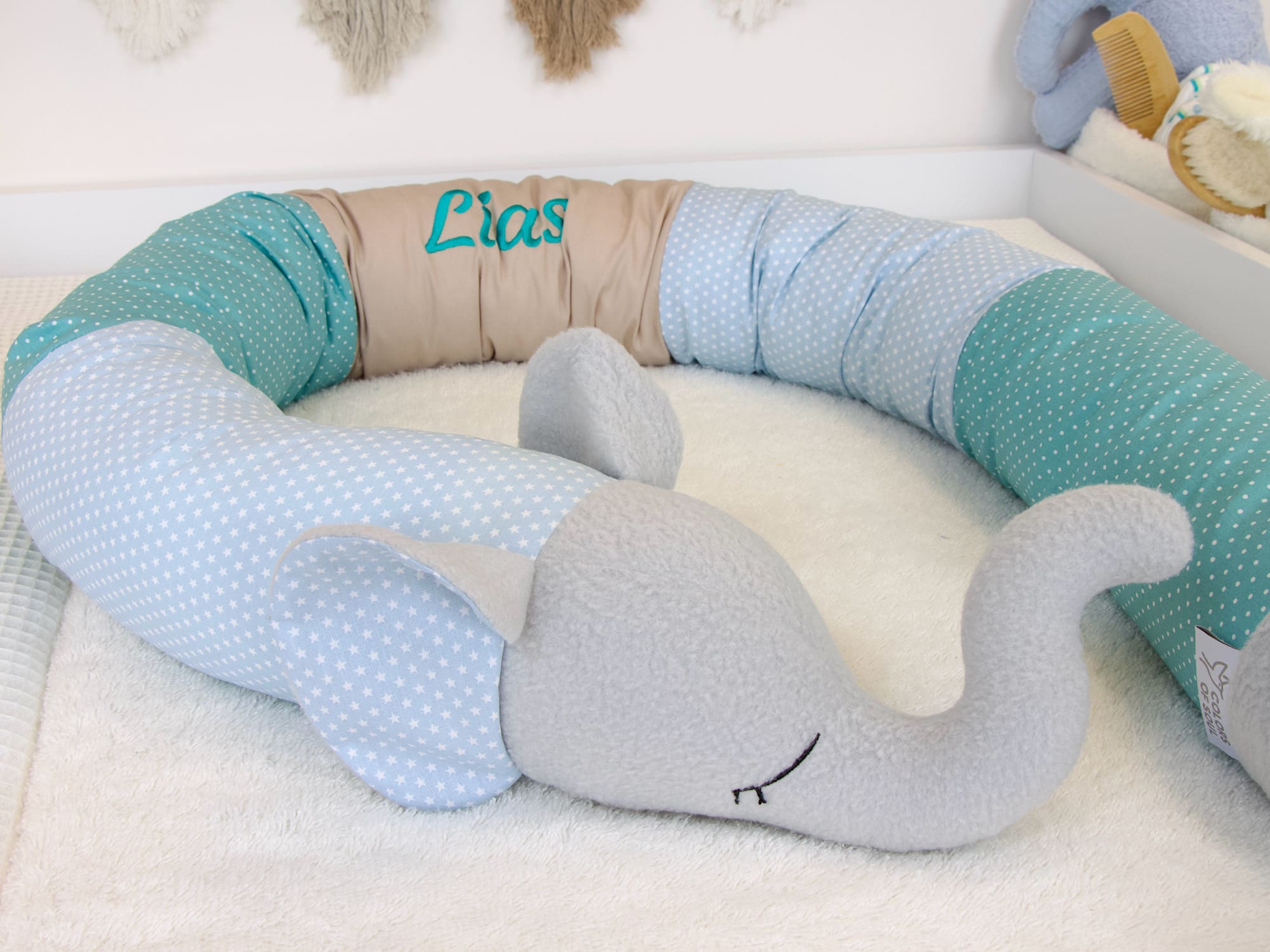 Bettschlange Elefant personalisiert mit Namen - beige / hellblau