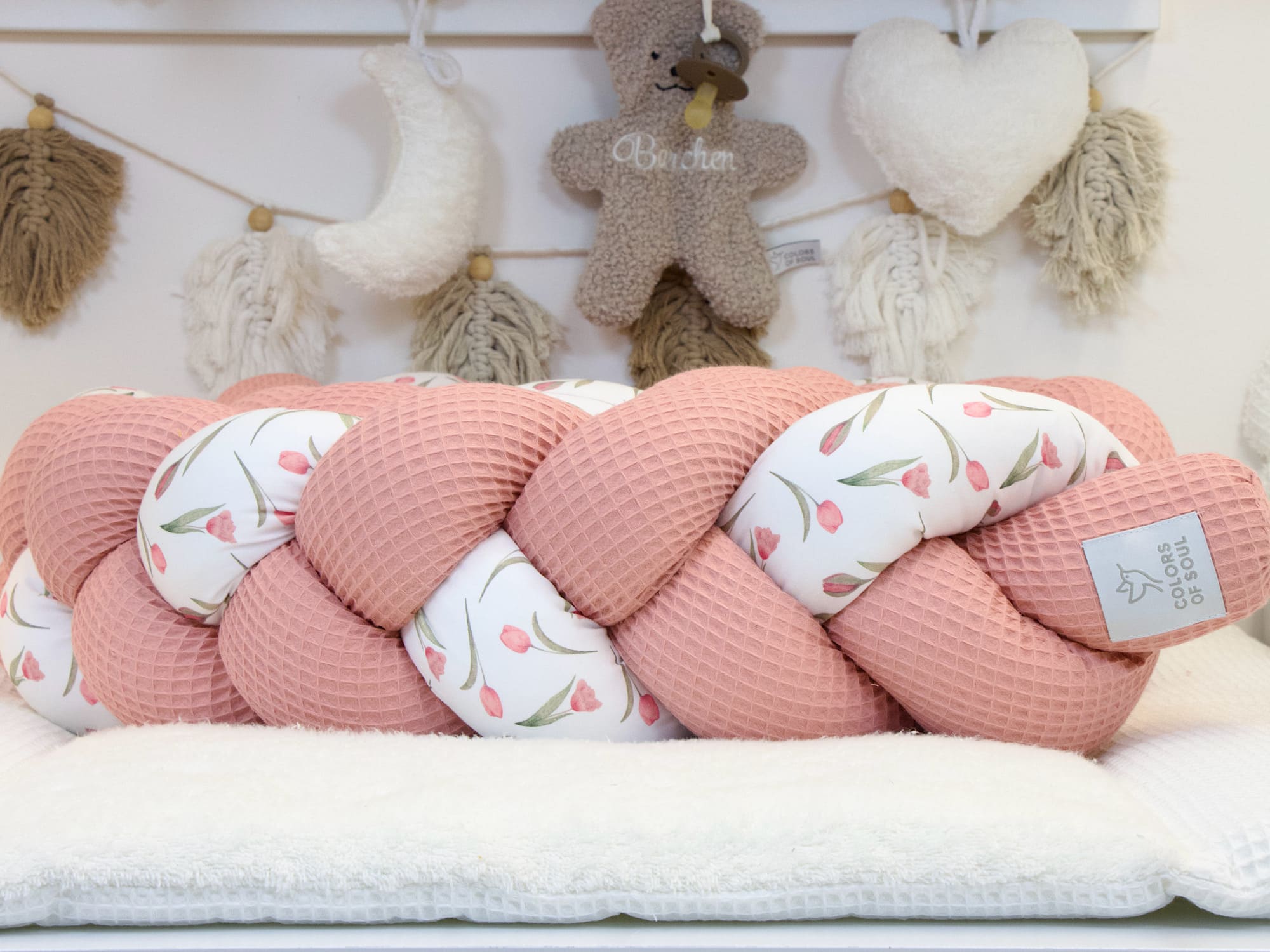 Bettschlange Babybett Blush mit floralem Tulpenmotiv