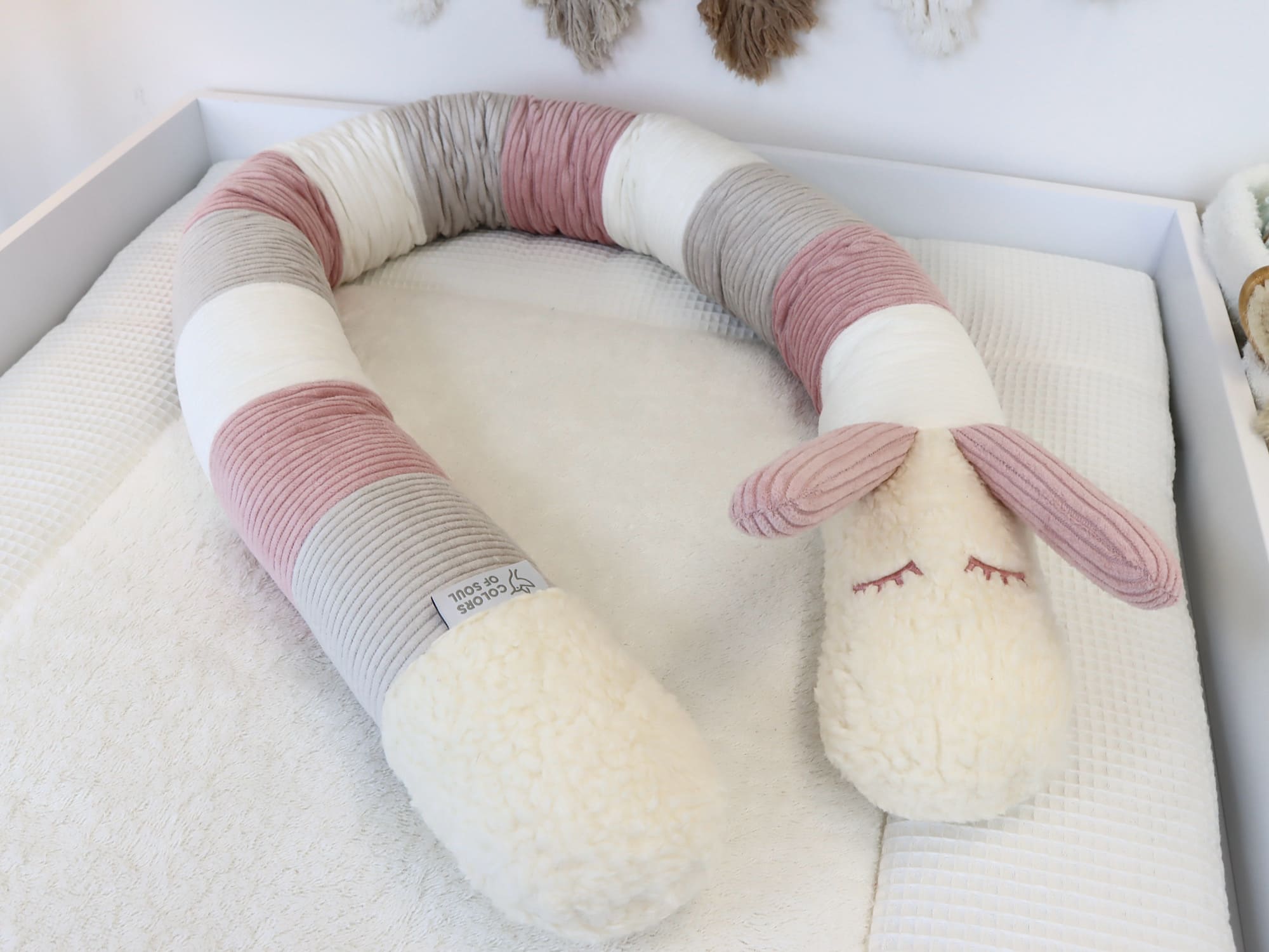 Pucki aus Cord mit Tierkopf – süße Bettumrandung für Babys, gefertigt aus Öko-Tex zertifizierten Stoffen