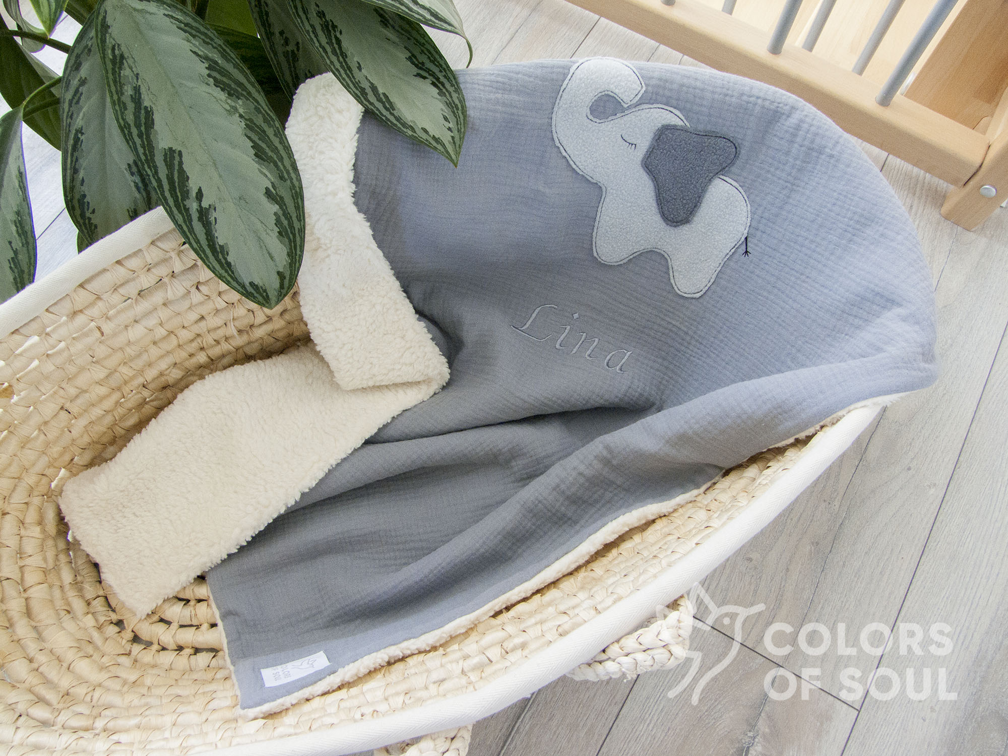 Handgefertigte Kuscheldecke Musselin Uni hellgrau / Teddyplüsch creme