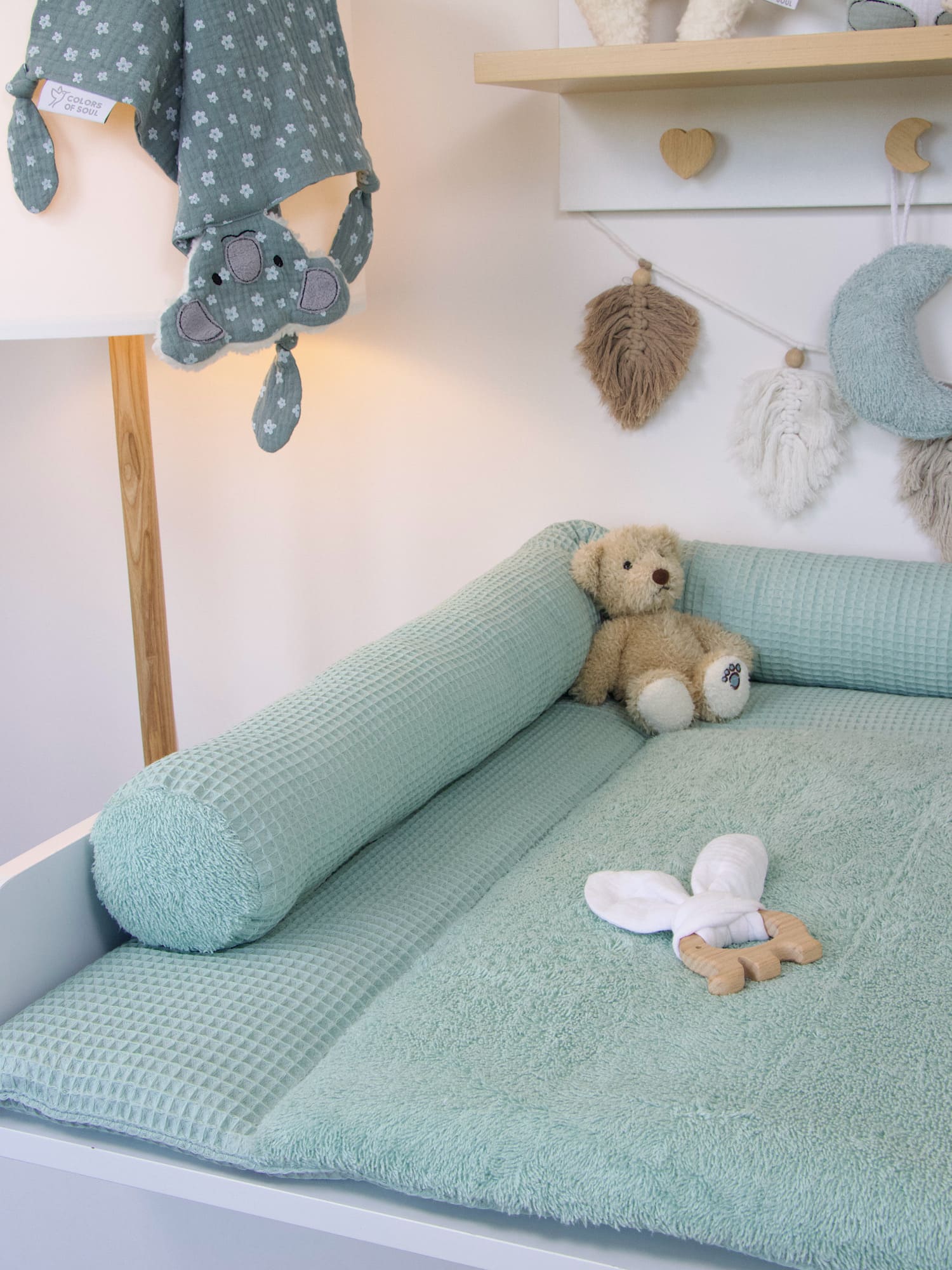 2er Set Bettschlange & Wickelauflage Hellmint – moderne Babyausstattung