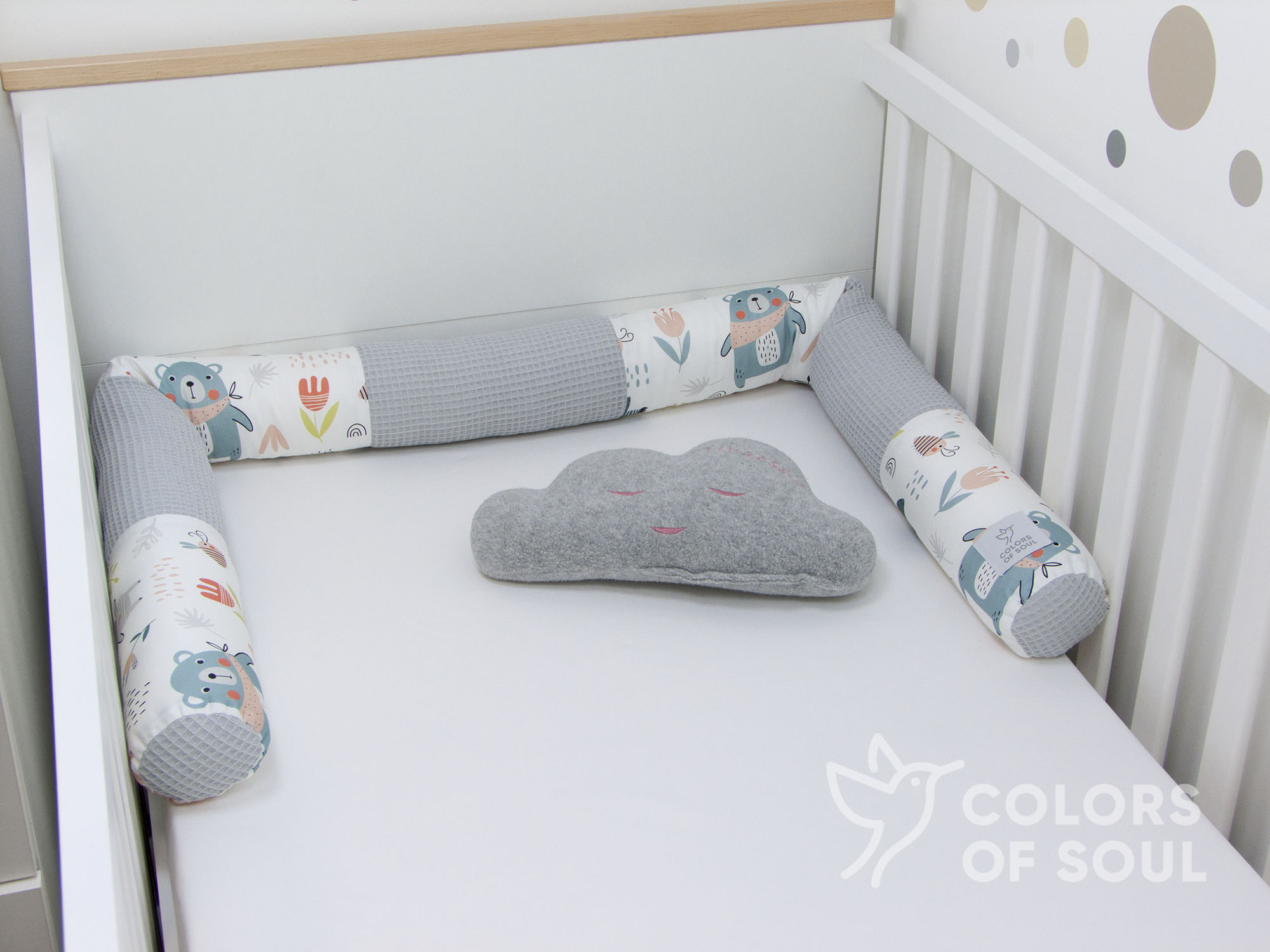 Bettschlange pastell Waldtiere / Waffelpique hellgrau für das Babyzimmer