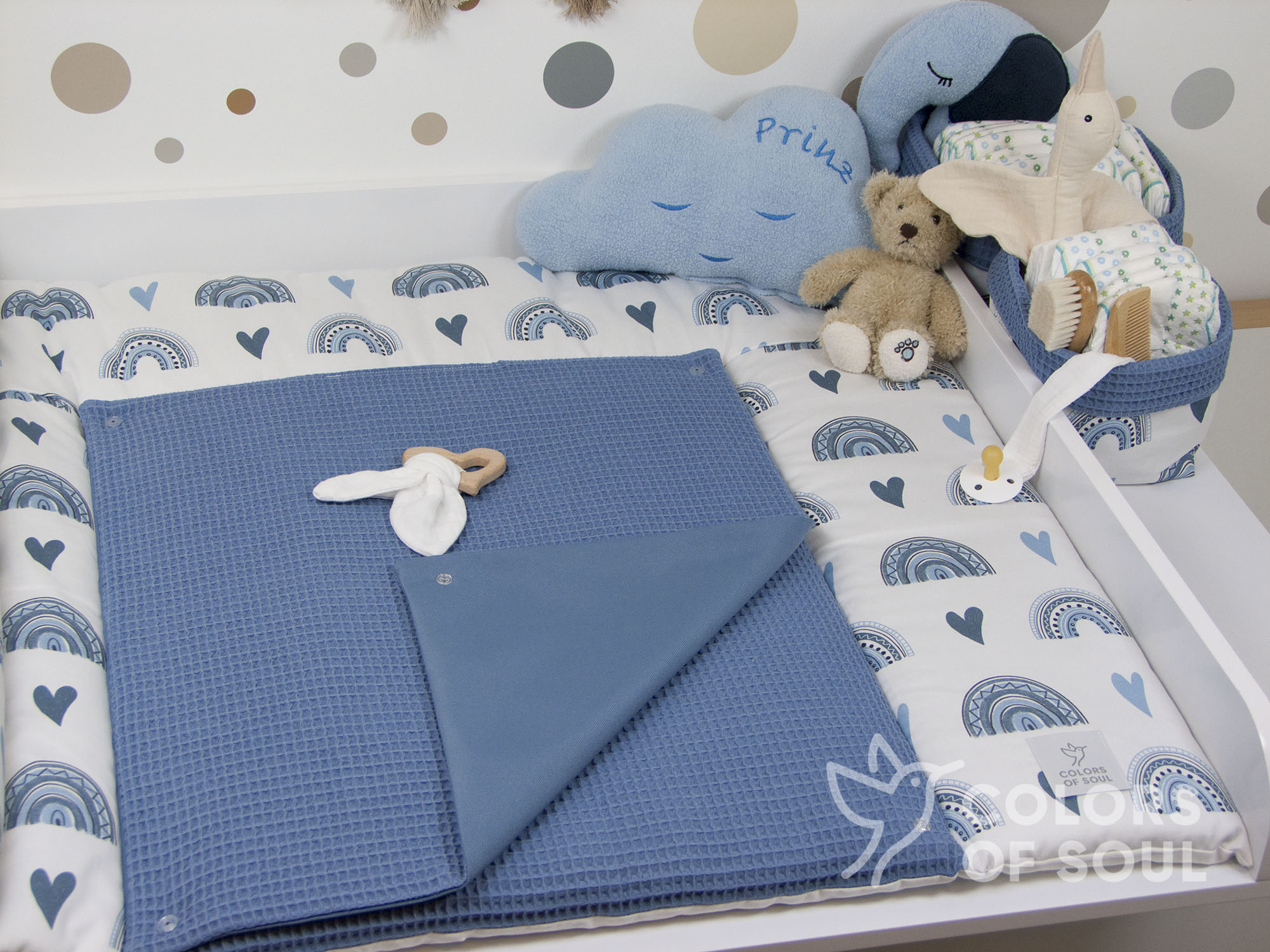 3-er SET - Wickelauflage, Bettschlange, Babynest - Regenbogen und Herzen blau / Waffelpique blau