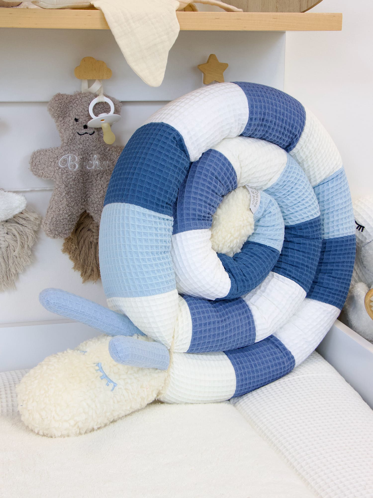 Patchwork Bettschnecke: Waffelpique creme, blau, weiß, jeansblau, hellblau