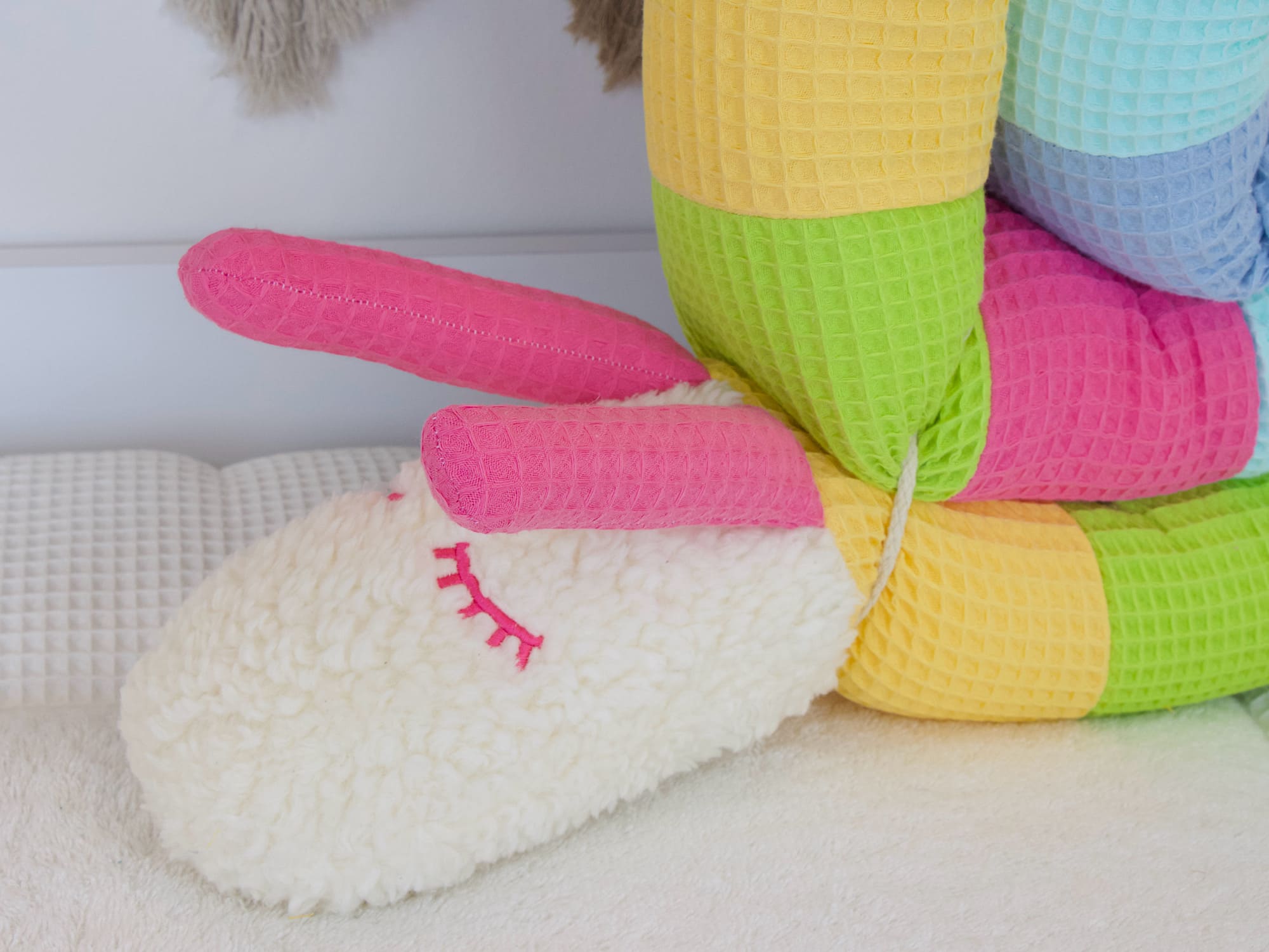 Bettschnecke personalisiert: Waffelpique - hellgelb, grün, pink, hellblau, blau