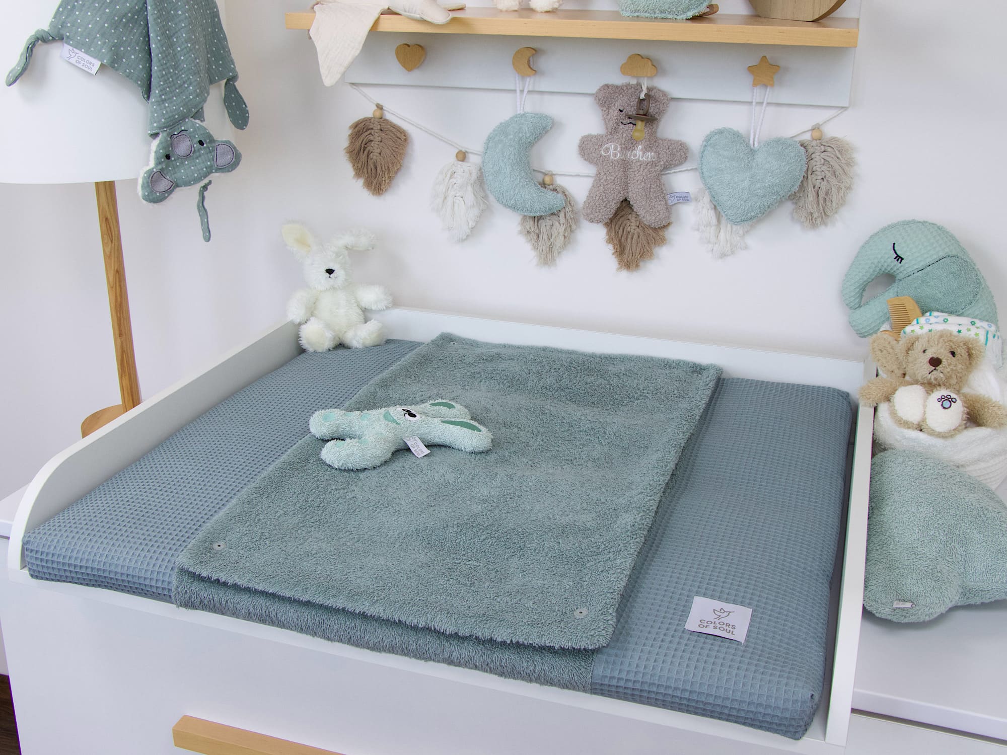 Handgemachte Wickelauflage aus Waffelpique Dusty Altmint & Frottee Dusty Altmint