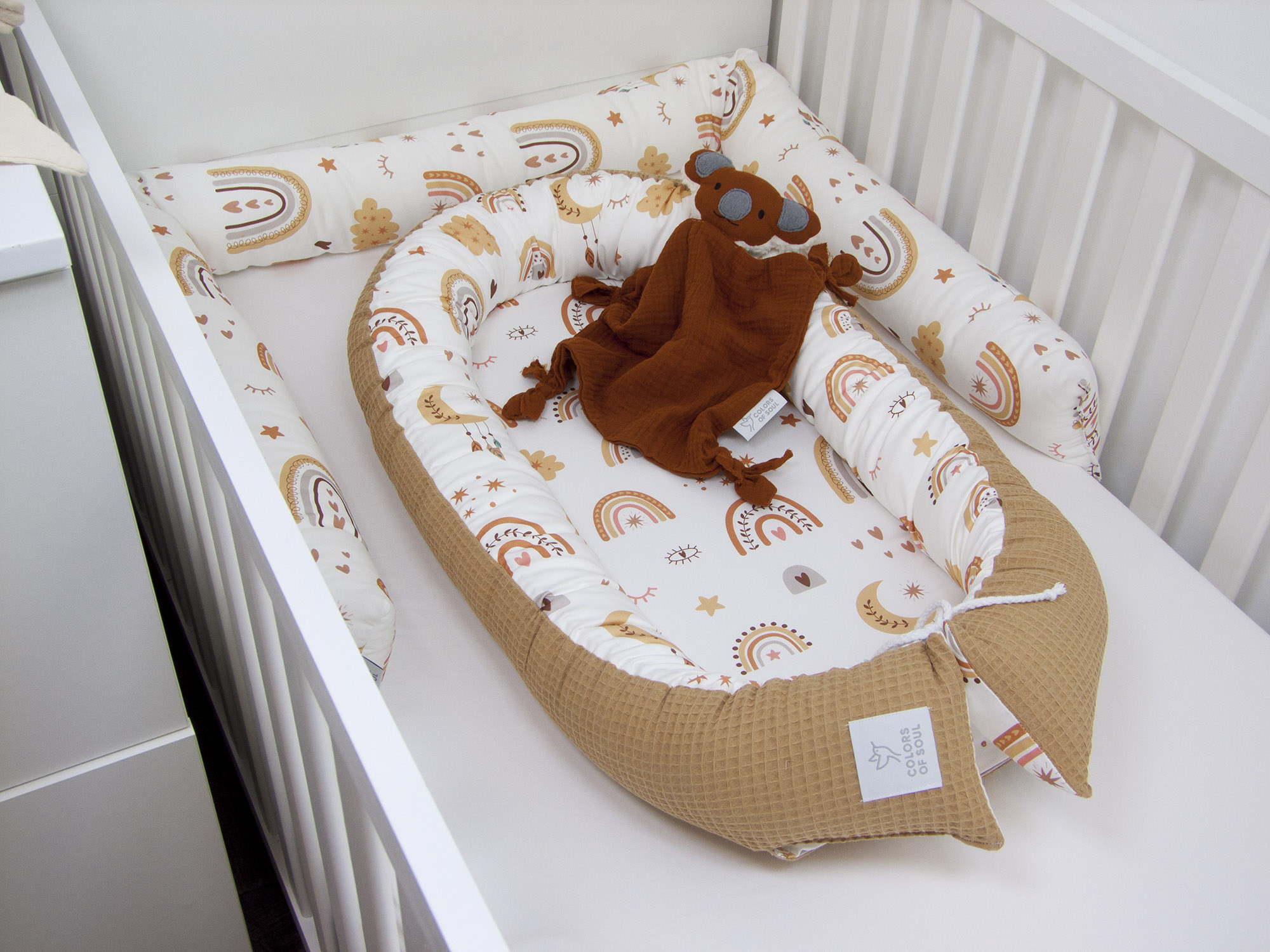 3-er SET - Wickelauflage, Bettschlange, Babynest - Baby boho Regenbogen / Waffelpique karamell