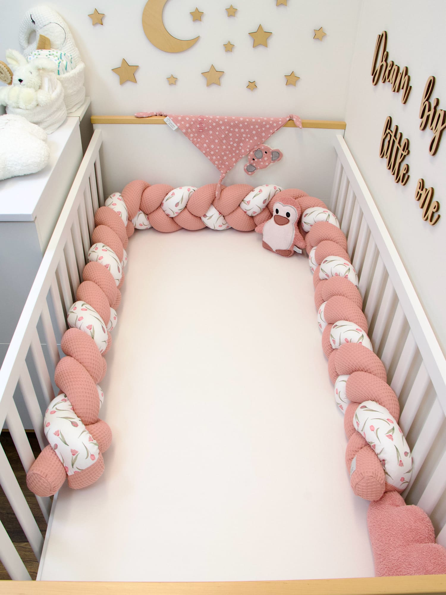 Bettschlange Tulpen Aquarell – zarte Farben fürs Babyzimmer