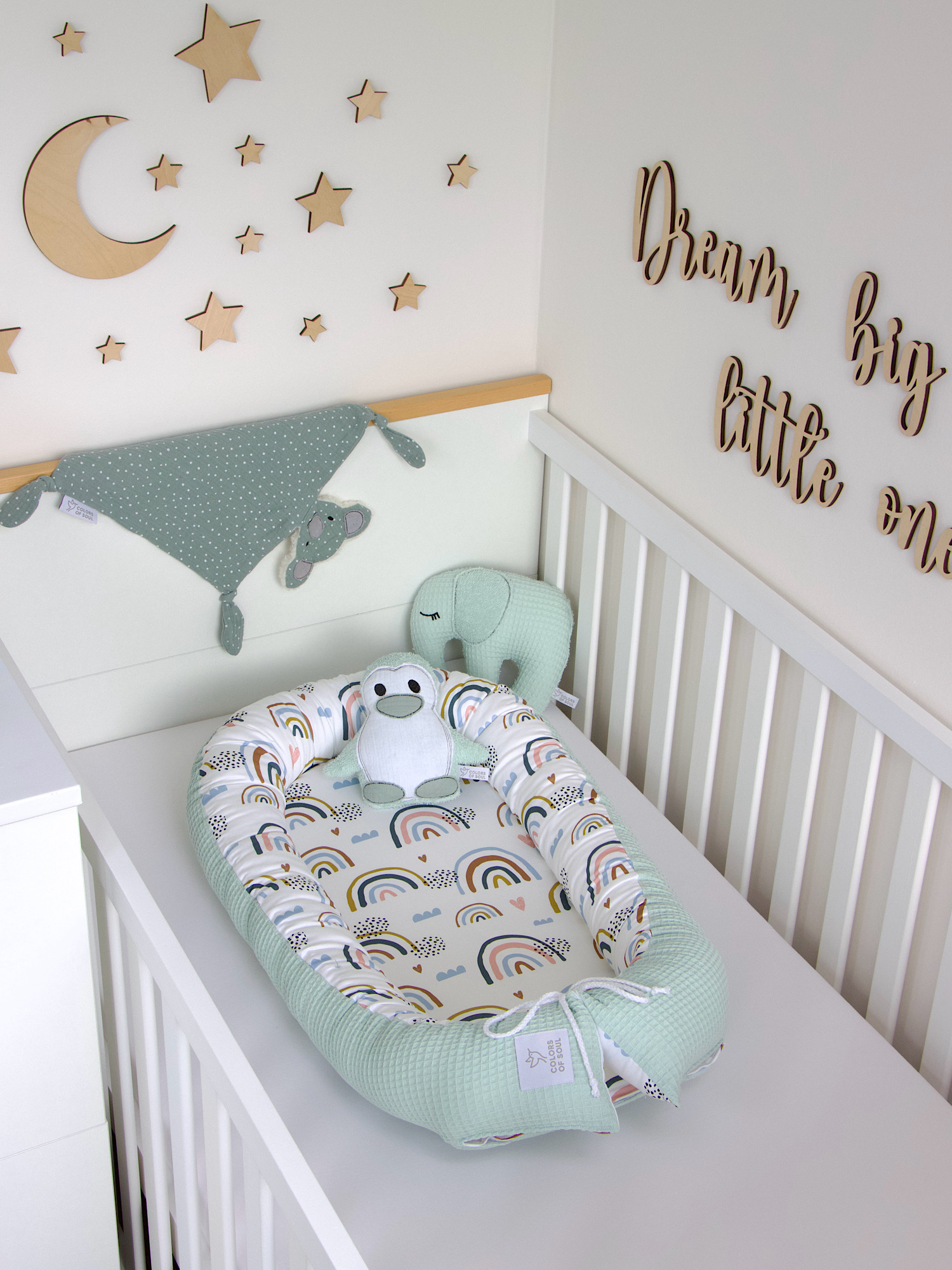 Babynest - Regenbogen und Herzen / Waffelpique pastellmint