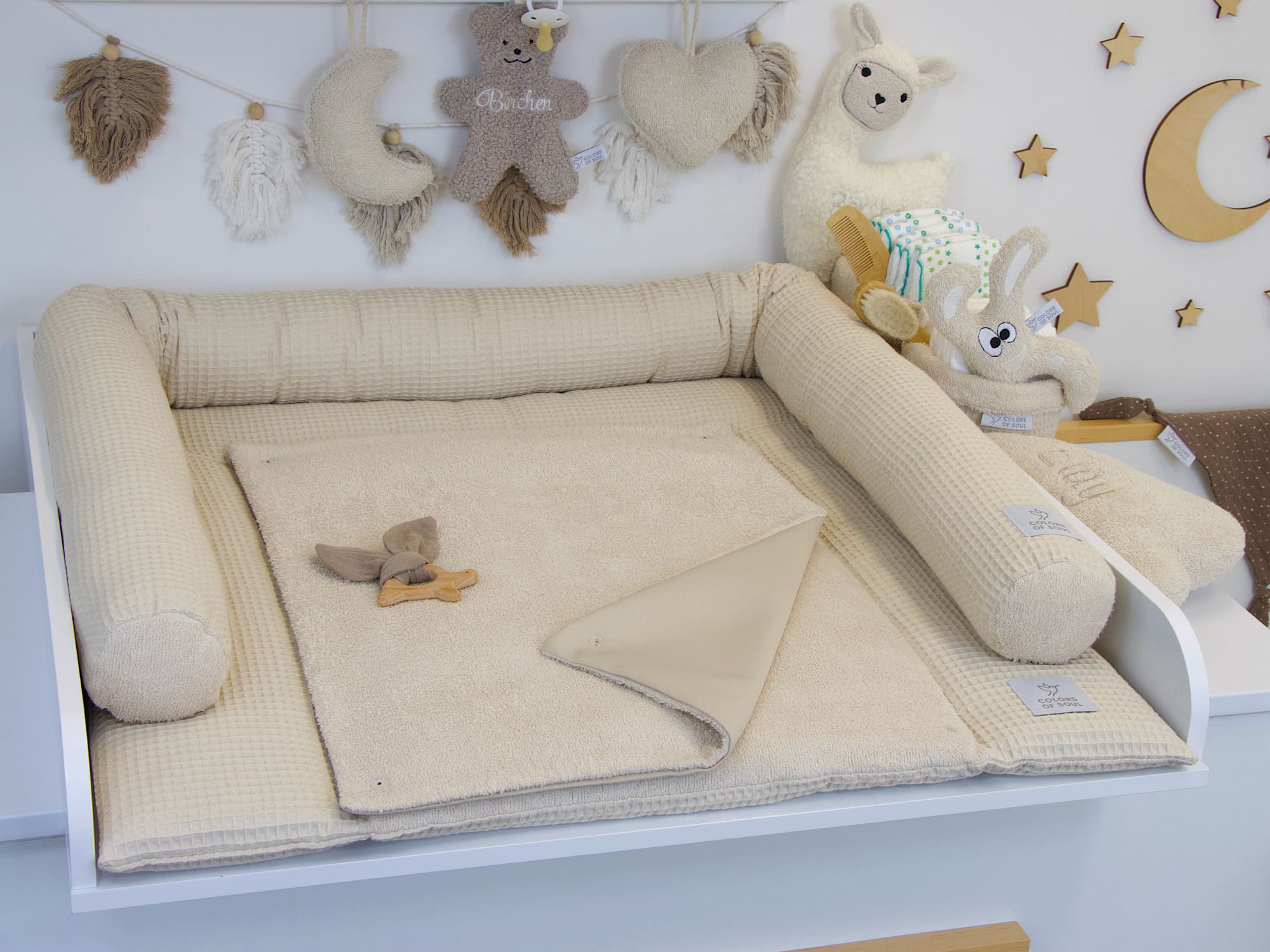 Öko-Tex zertifizierte Wickelauflage mit passender Bettschlange – Farbe Light Sand