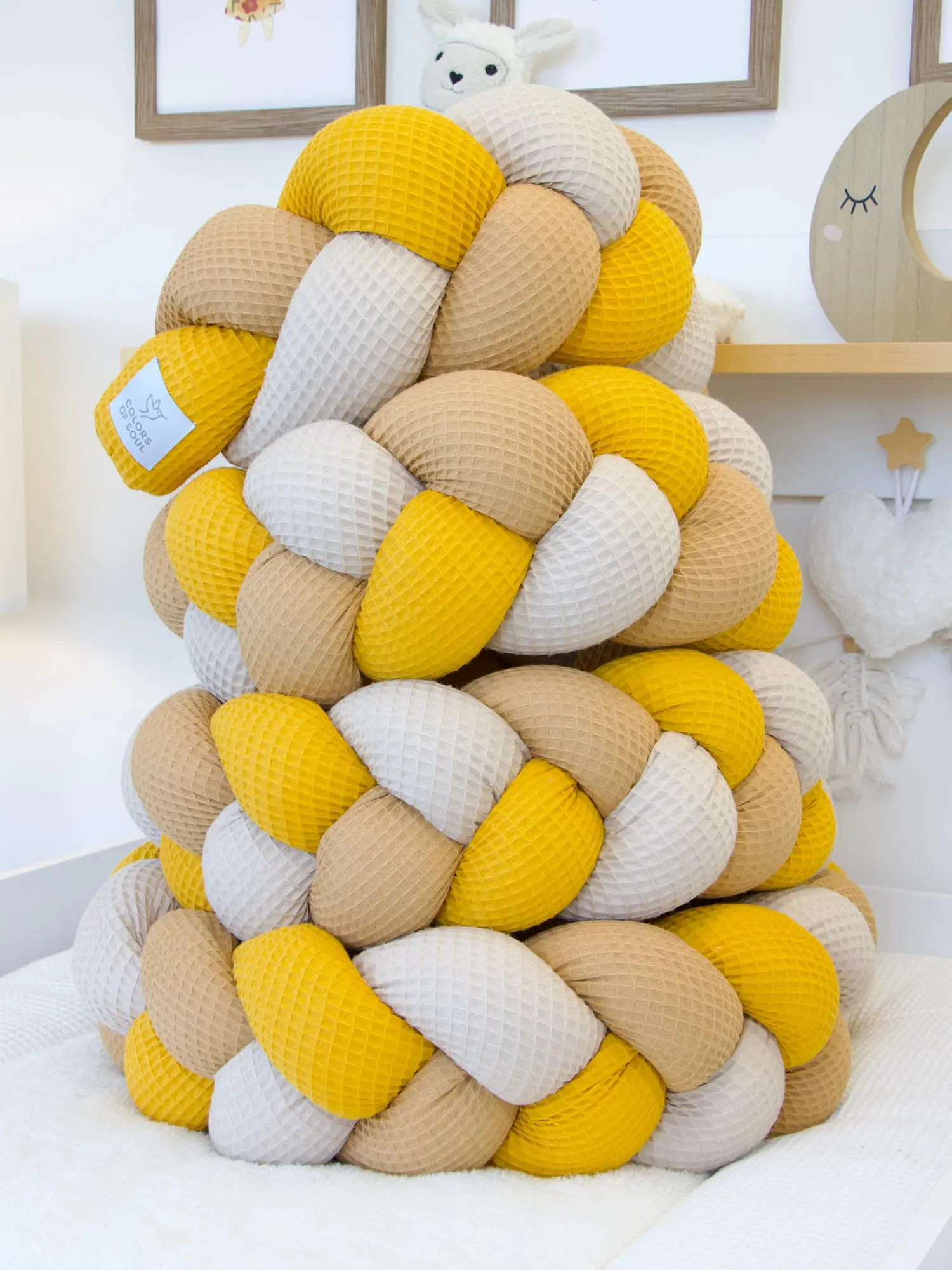 Geflochtene Nestchenschlange in Gelb Karamell Beige mit sonniger Farbwirkung