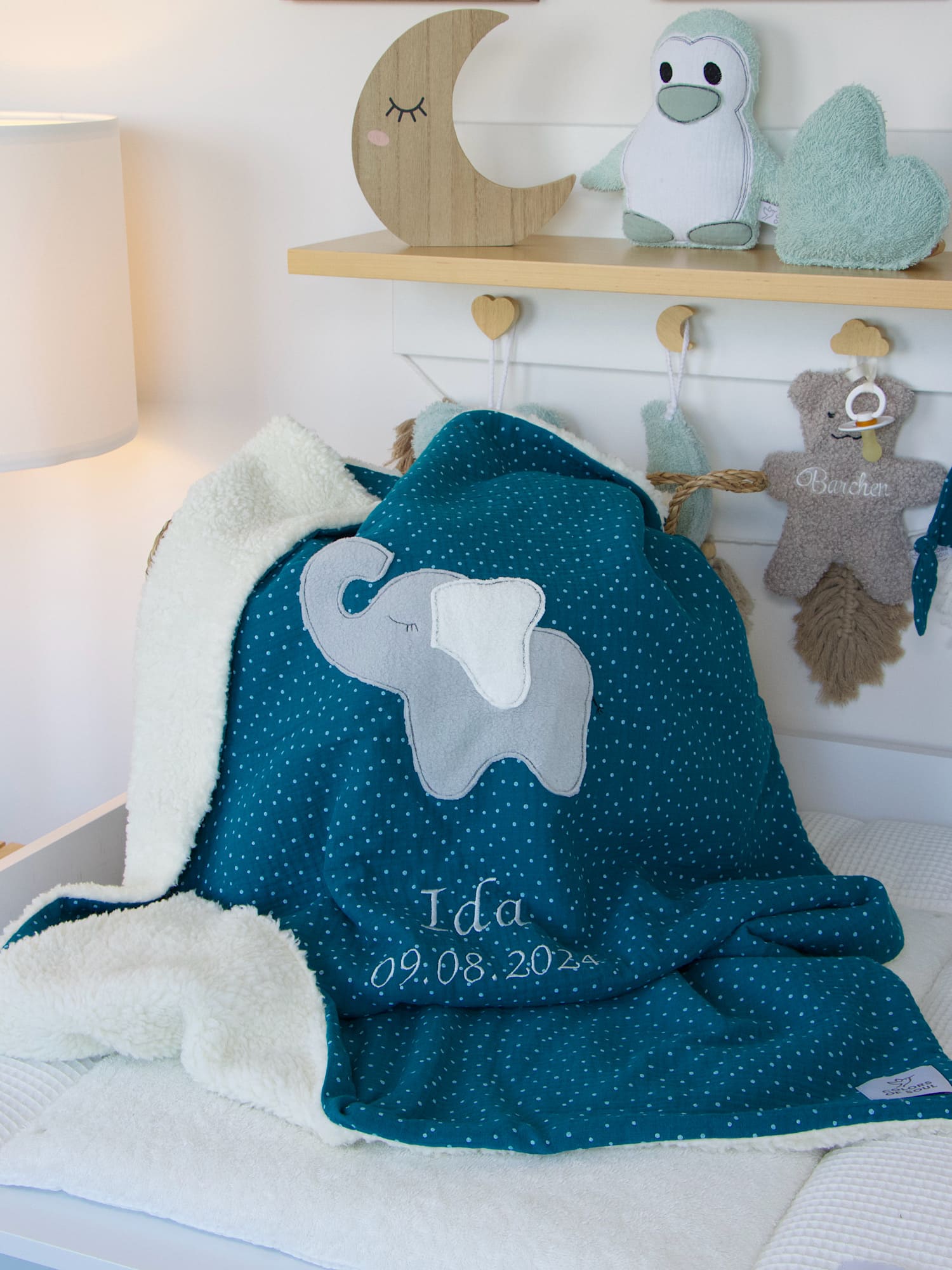 Kuscheldecke Musselin mit weißen Punkten petrol / Teddyplüsch creme für das Babyzimmer