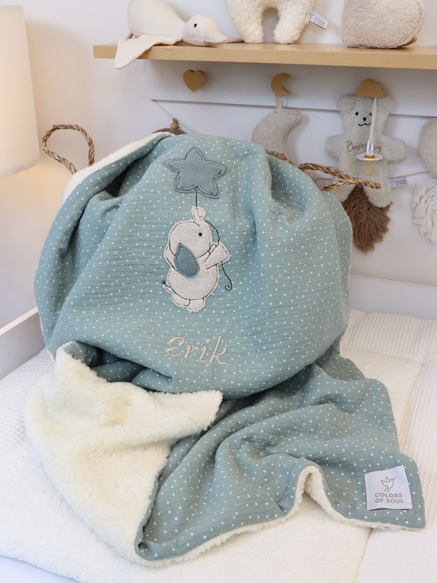 Kuscheldecke Musselin mint / Teddyplüsch creme – Babydecke mit Elefant und Luftballon, bestickt mit Namen, handmade Geschenk zur Geburt