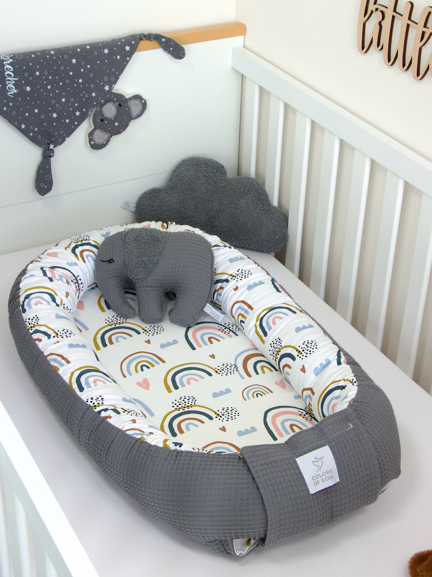 Babynestchen Regenbogen und Herzen / Waffelpique steingrau