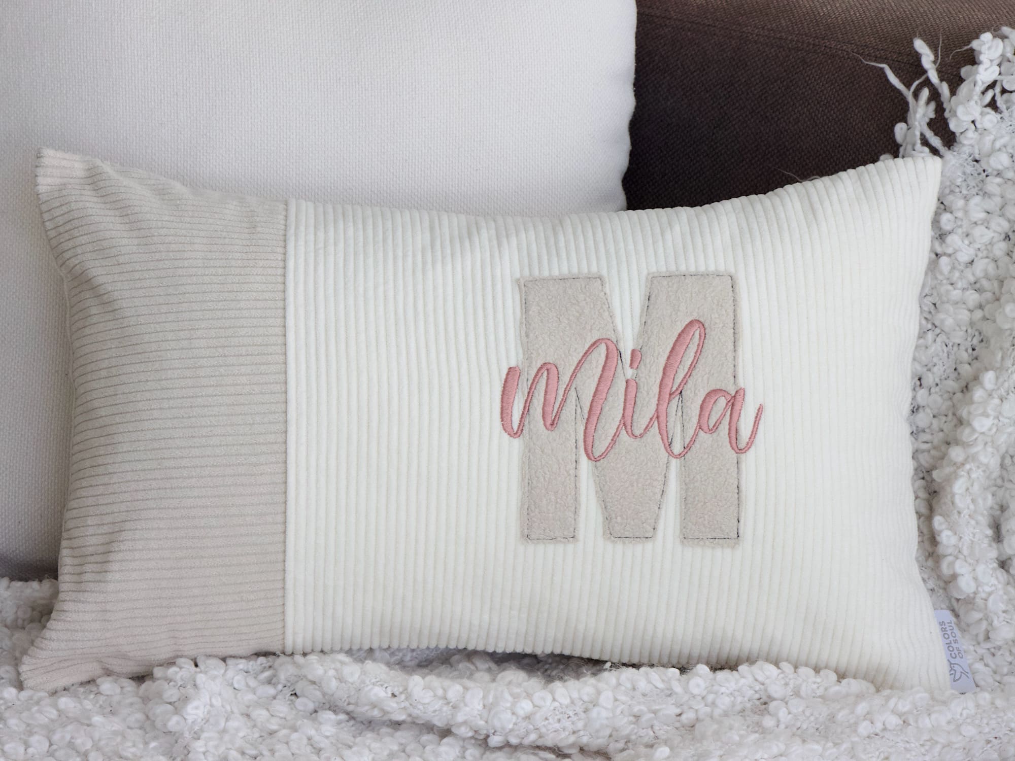 Cordkissen Creme und Light Sand mit Initiale und Name