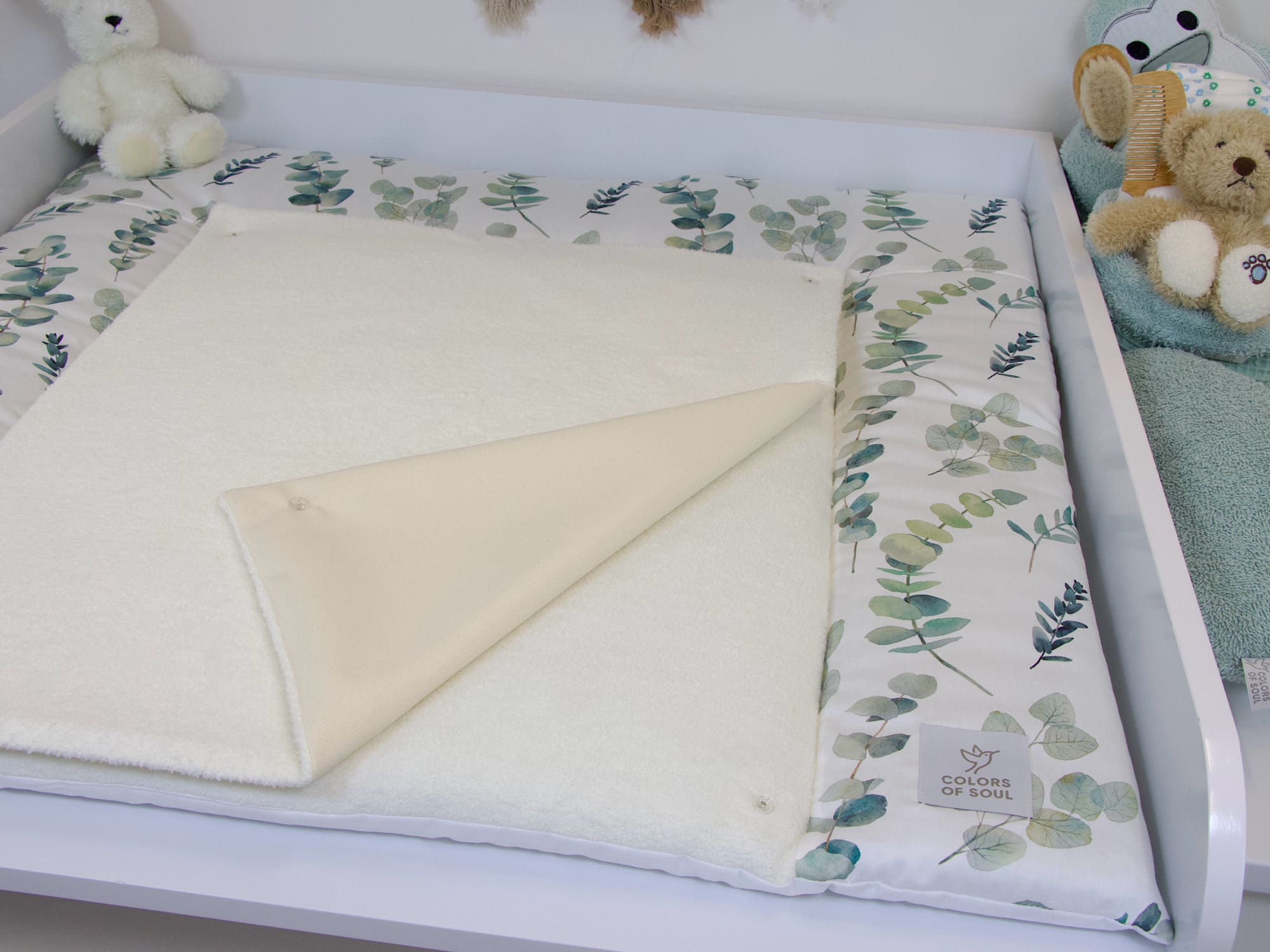Handgenähte Wickelunterlage mit Baumwollfleece Creme und Baumwollsatin „Eukalyptuszweige Aquarell“