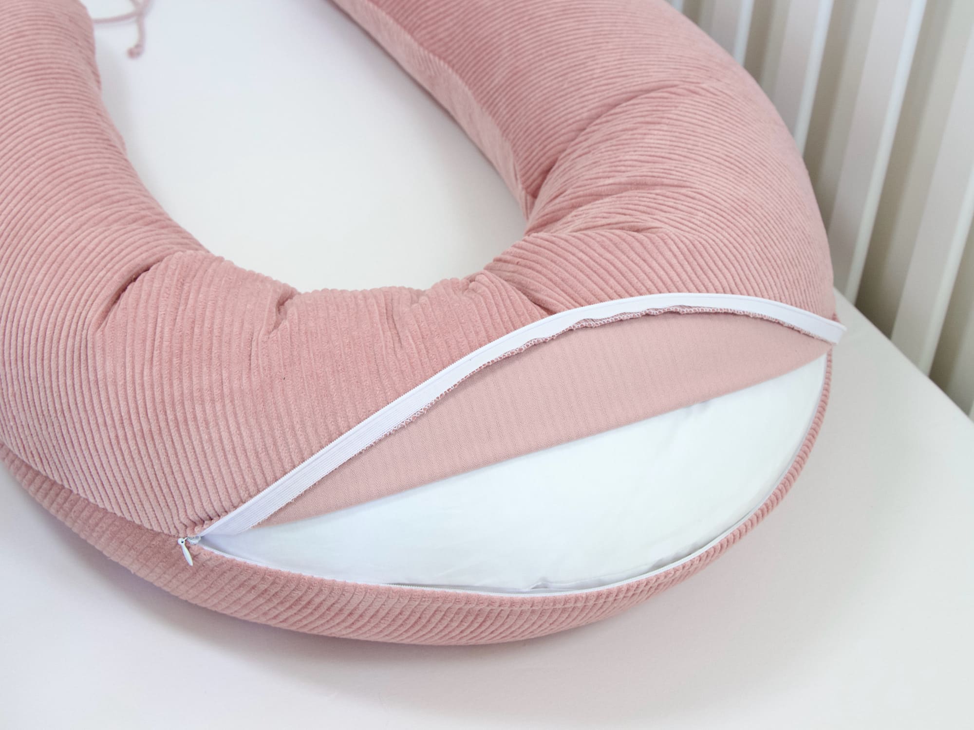 Cord Altrosa Farbton zarte beruhigende Farbe Babyzimmer passend