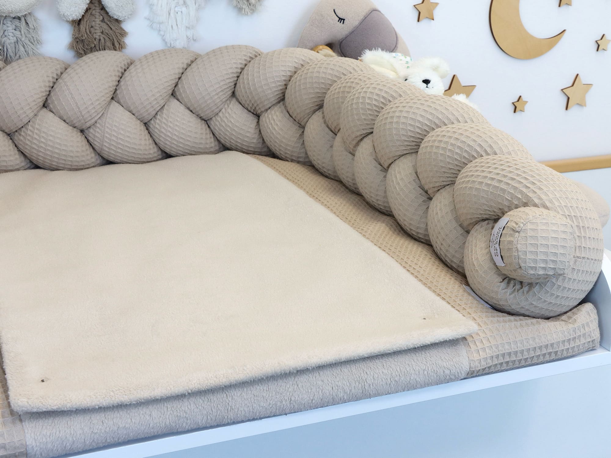 Wickelauflage mit Bezug & geflochtener Bettschlange – Waffelpique & Baumwollfleece Beige