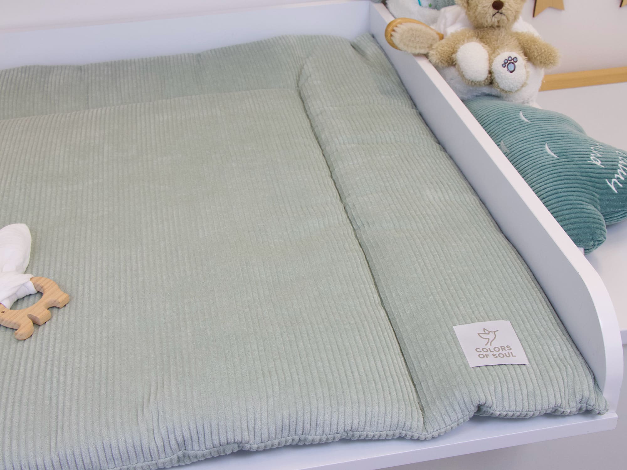 Baby Wickelauflage aus Cord in Mint für das Babyzimmer