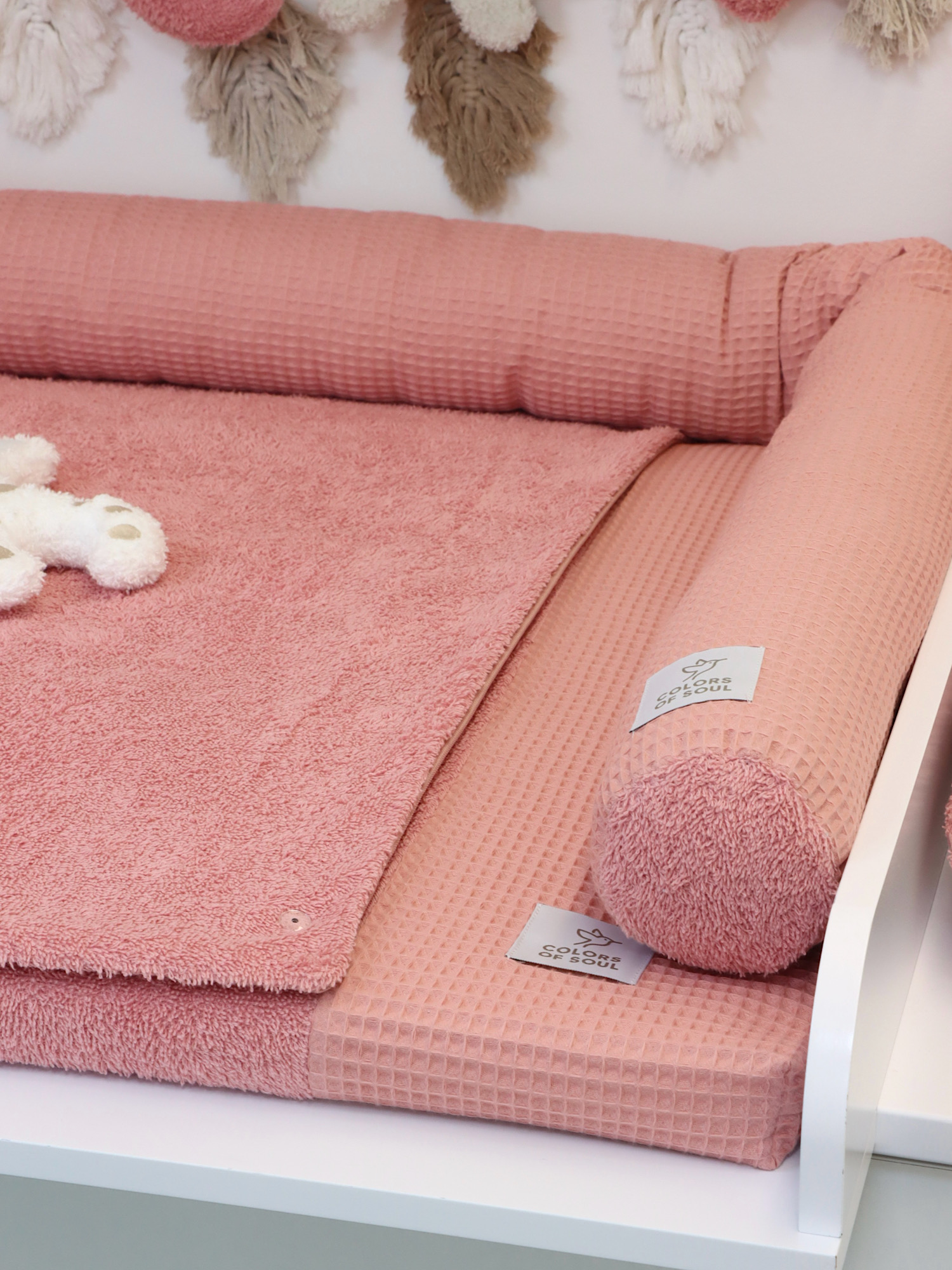Wickelstation in Blush mit Frottee Liegefläche und Waffelpique Seiten