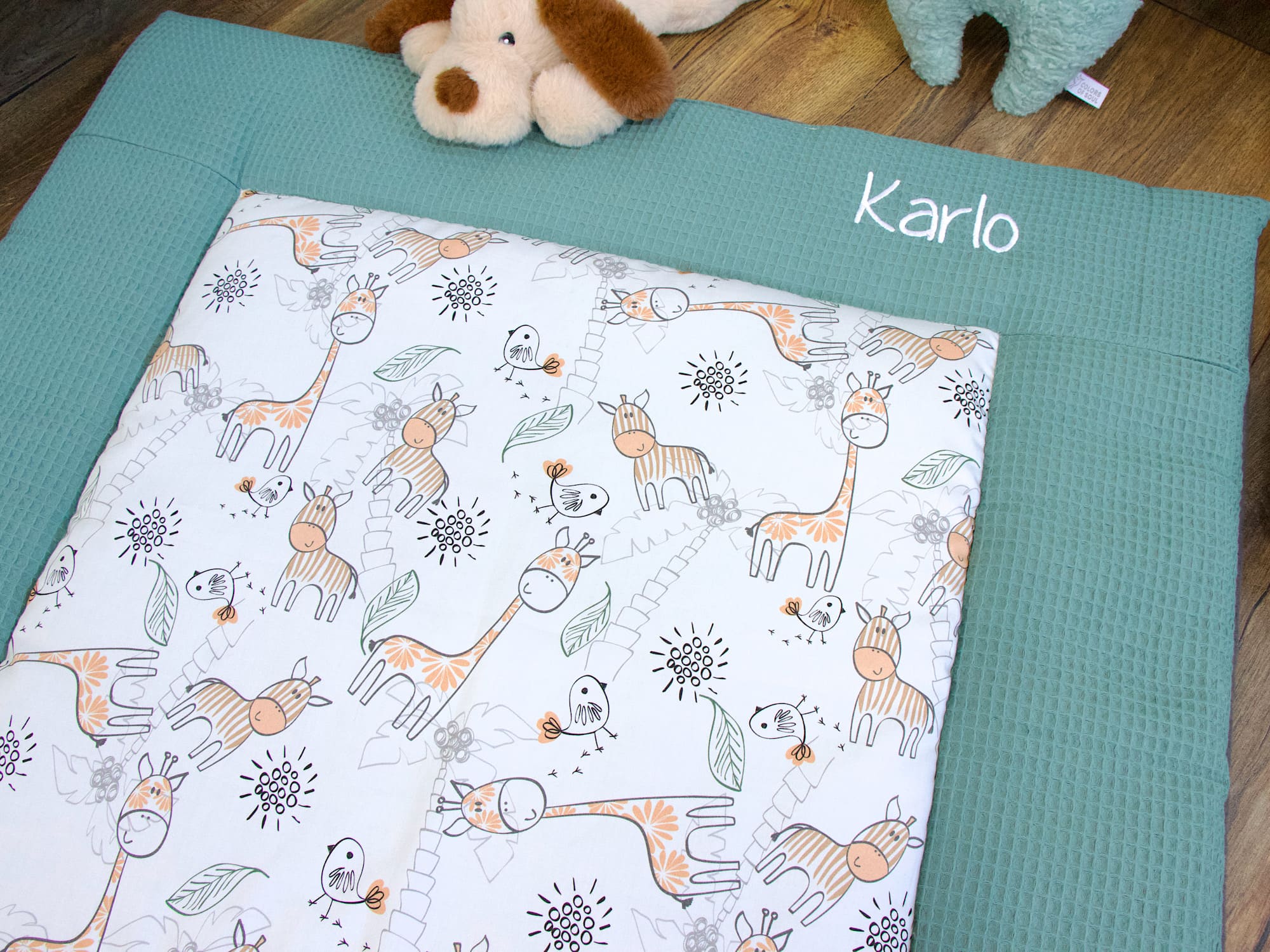Krabbeldecke - Giraffe und Zebra / Waffelpique altgrün