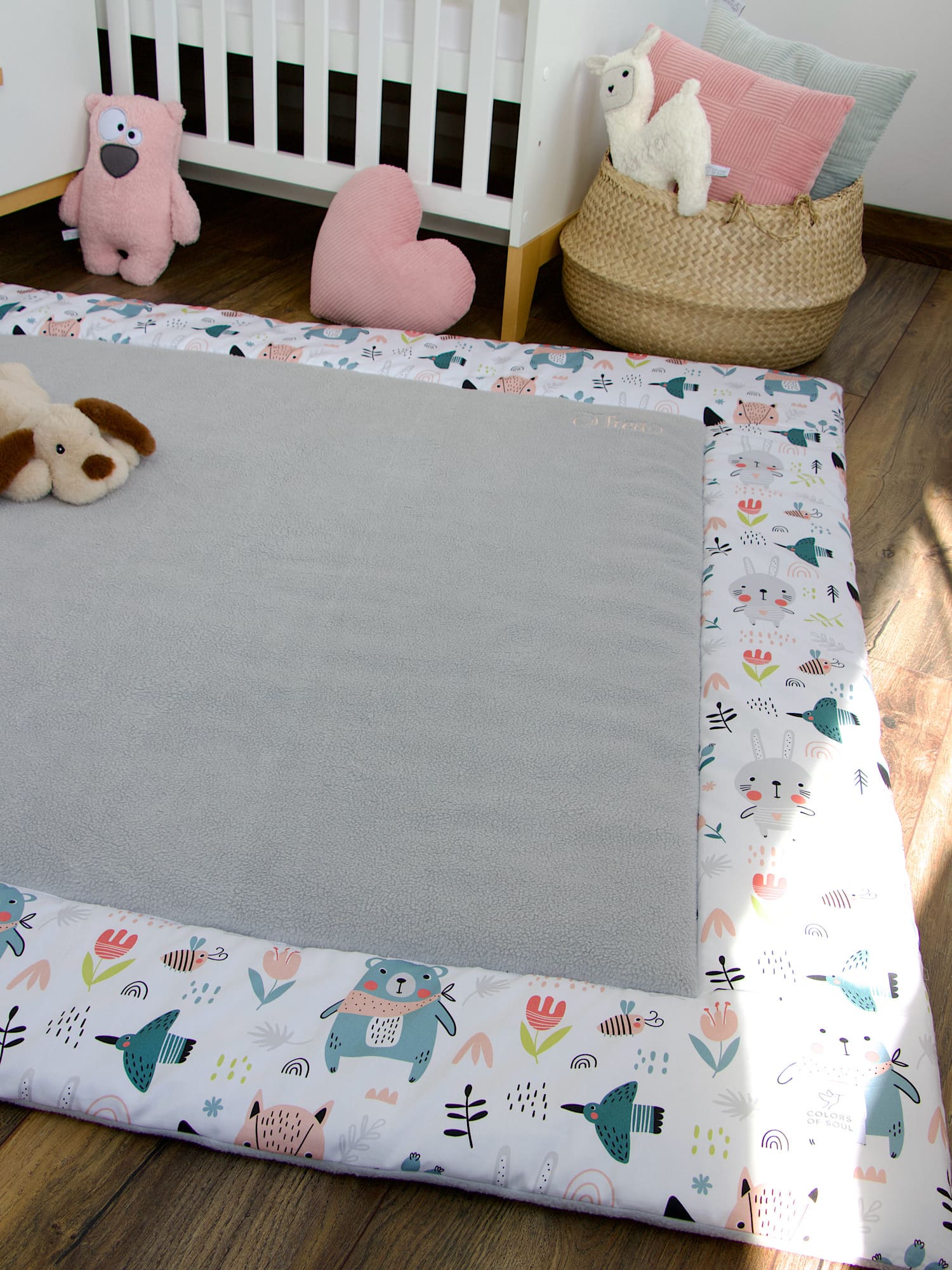 Krabbeldecke personalisiert - pastell Waldtiere / Baumollfleece hellgrau
