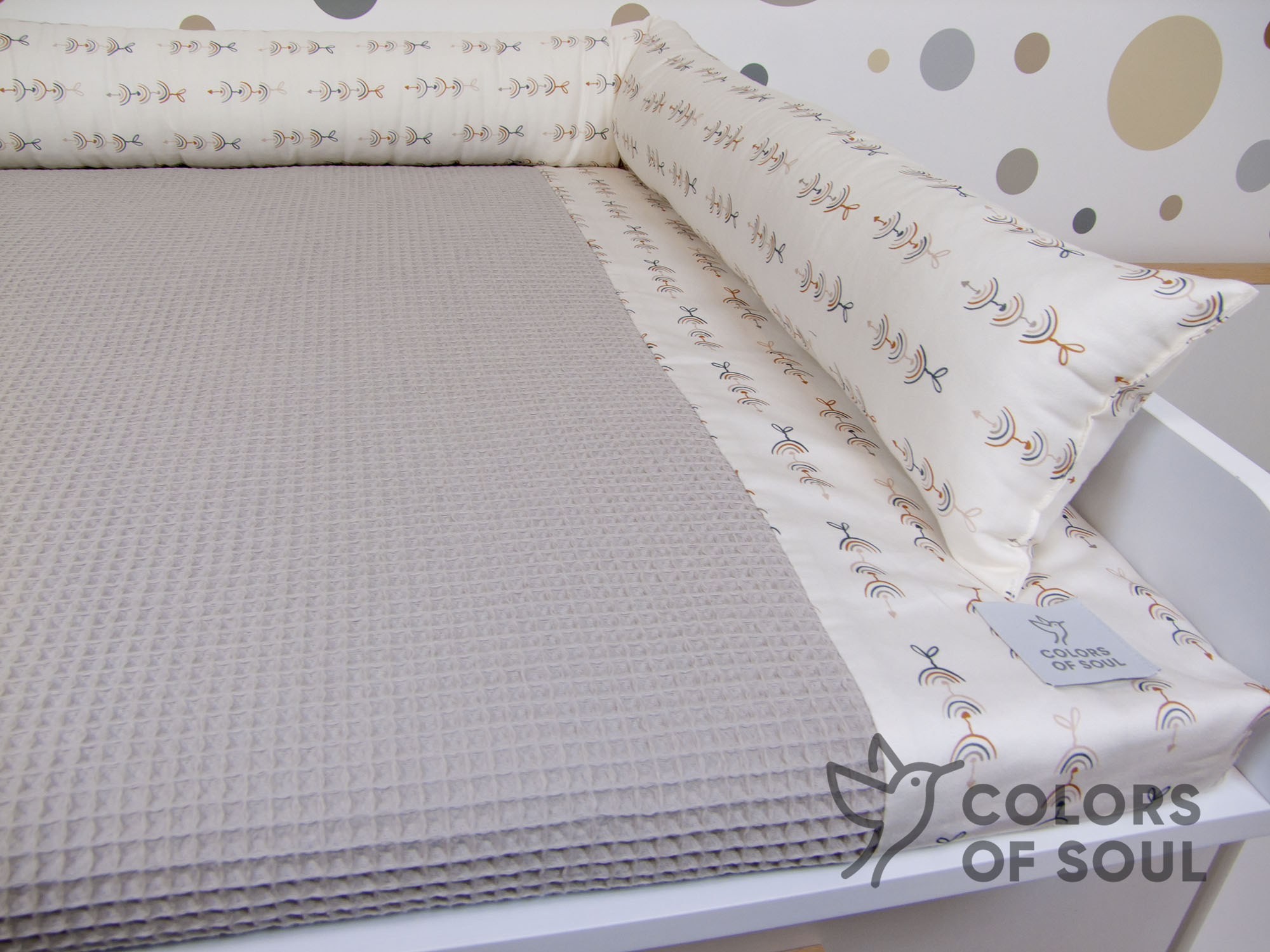 Wickelauflage mit Inlett - Mobile Regenbogen / Waffelpique beige