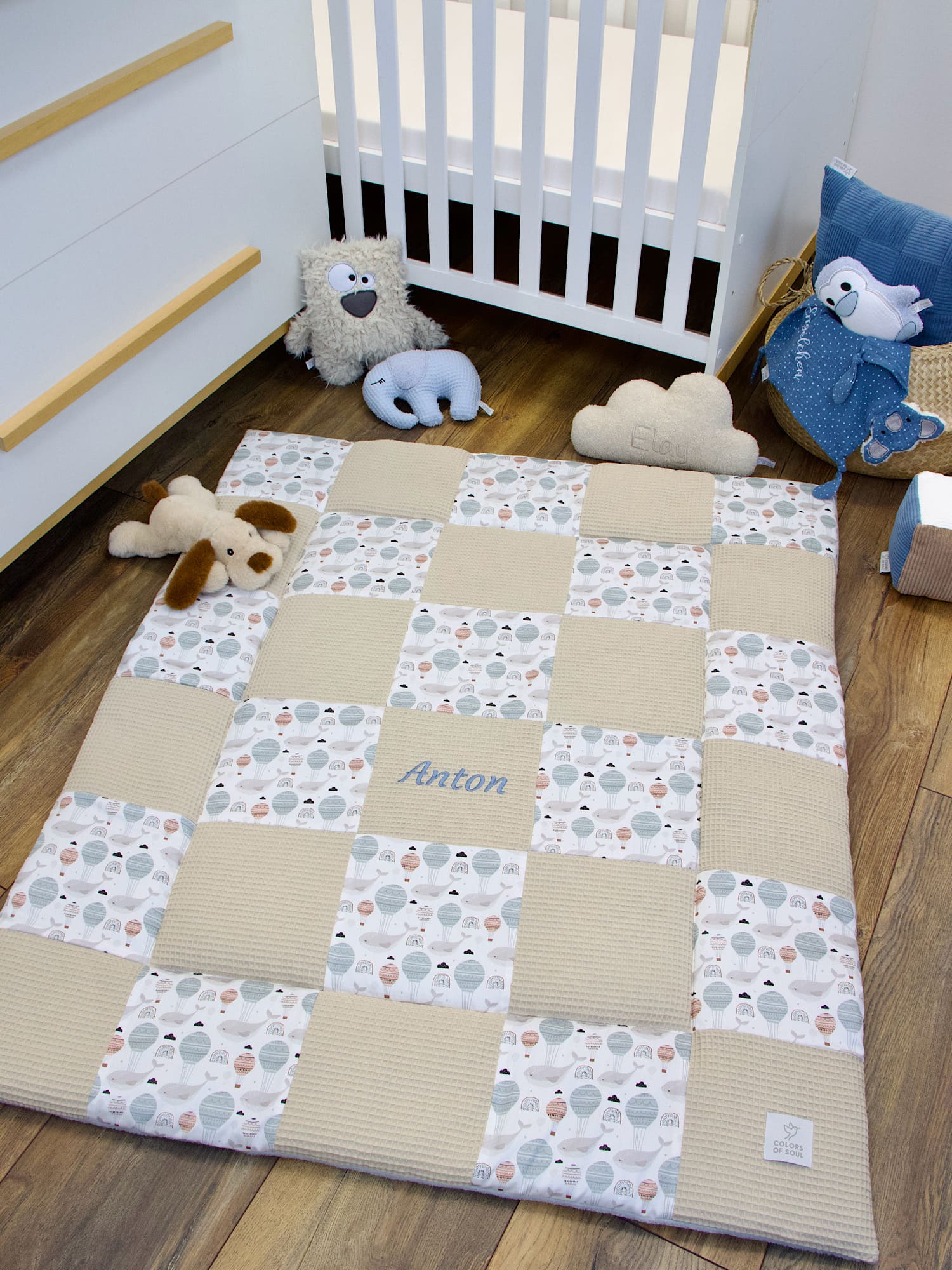 Große Krabbeldecke aus Waffelpique Beige und Baumwollsatin mit Wal- und Luftballon-Motiv
