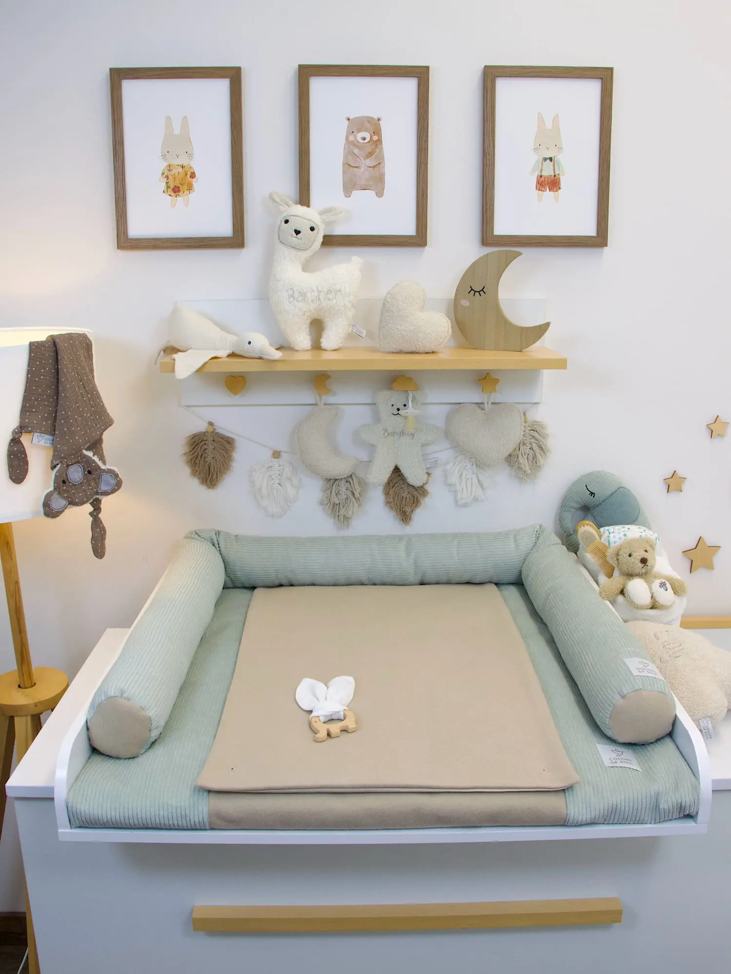 Handgefertigtes Wickelset in Mint und Dunkelbeige mit runder Bettschlange