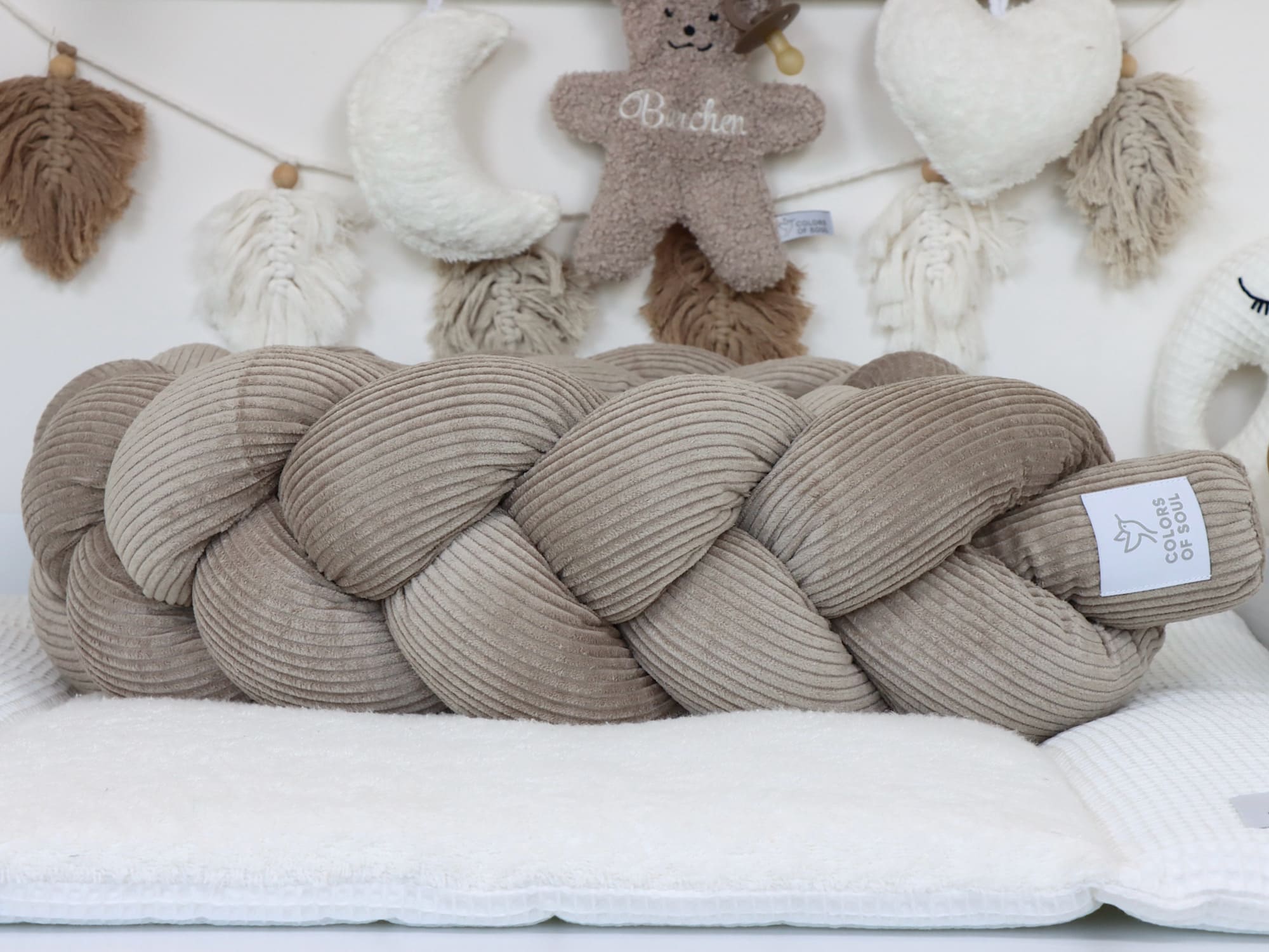 Geflochtene Bettschlange Cord Beige von Colors of Soul – natürliche Babybettumrandung