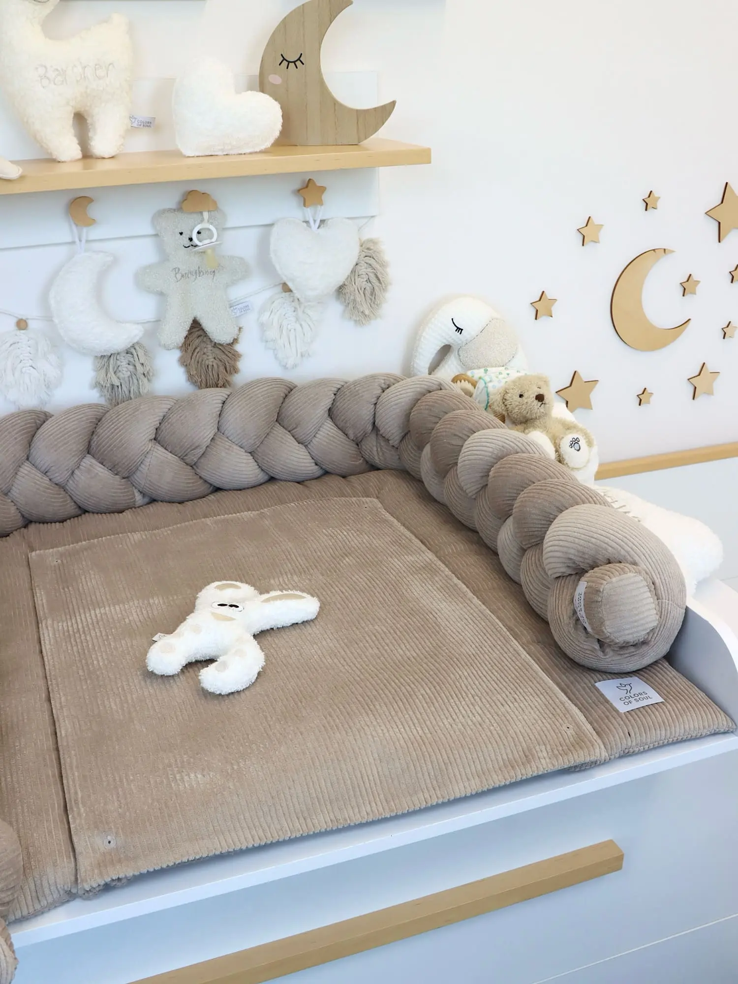 Geschlossene Wickelauflage mit geflochtener Bettschlange Cord Beige