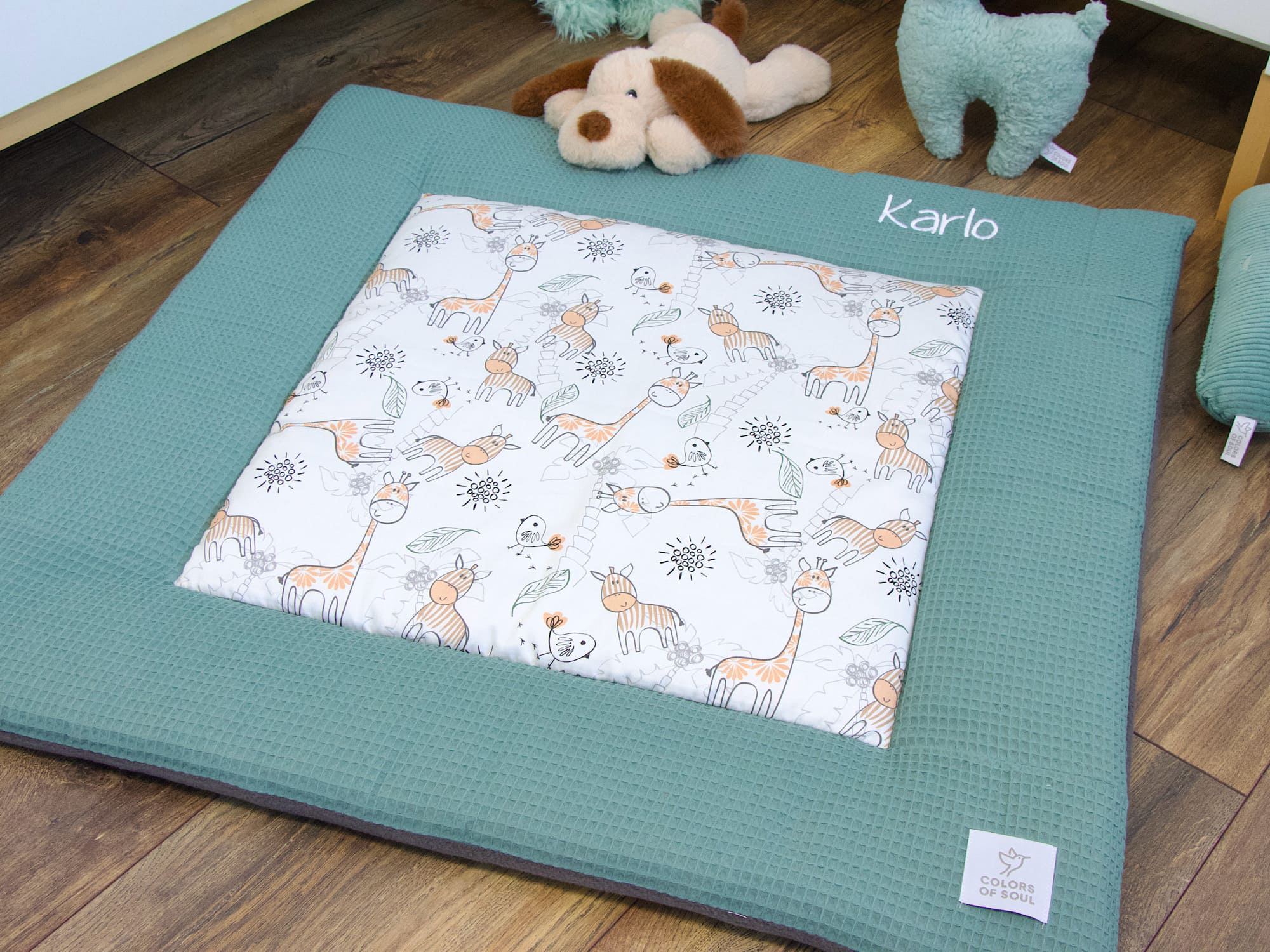 Krabbeldecke - Giraffe und Zebra / Waffelpique altgrün