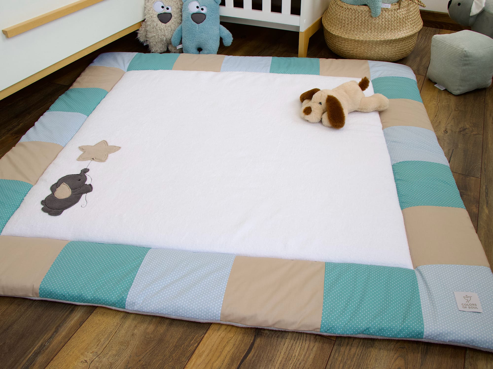 Personalisierte Krabbeldecke mit Elefant mit Luftballon / Baumwollfleece weiß