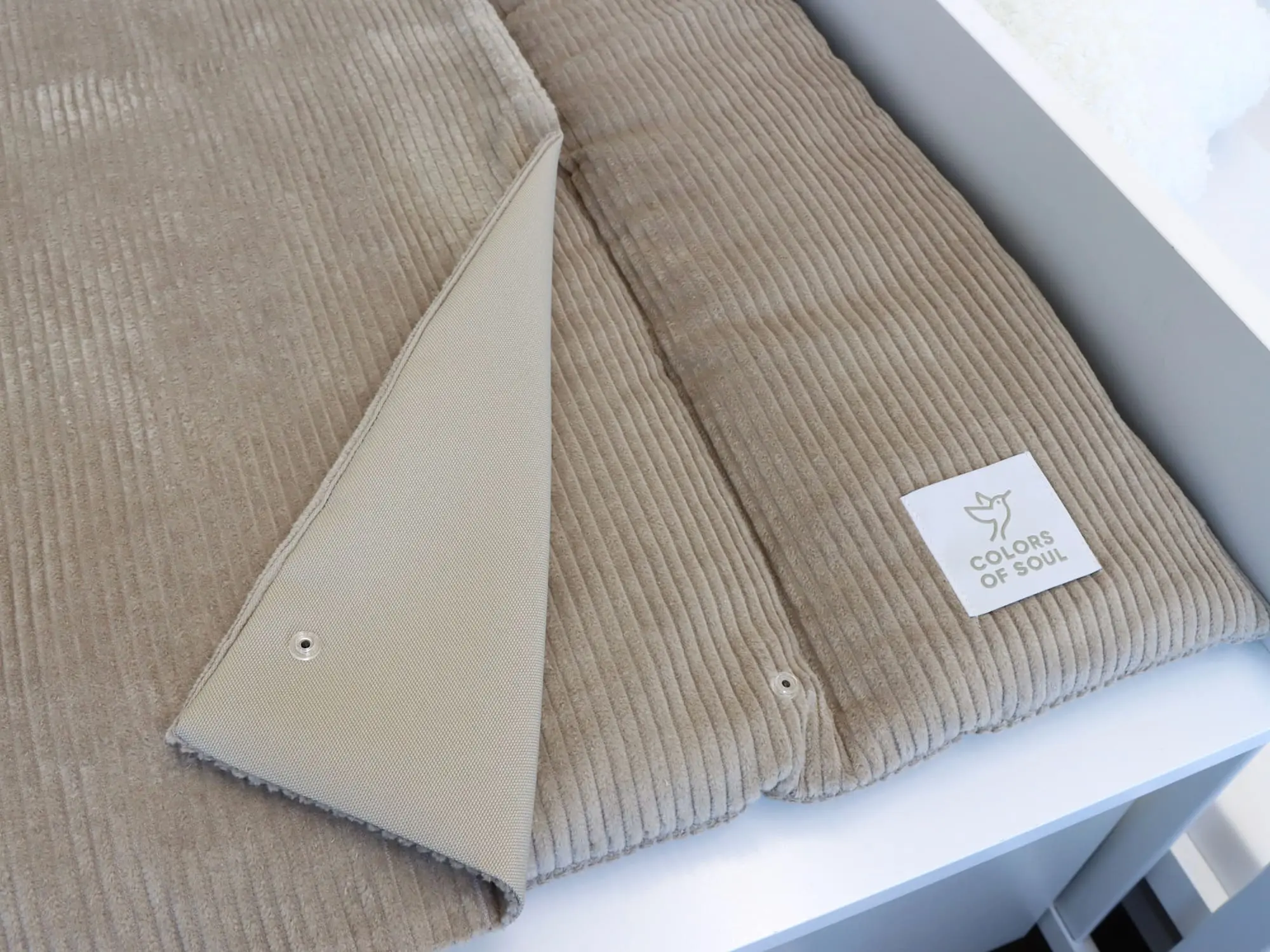 Wickelauflage Set mit geflochtener Bettschlange für Babyzimmer