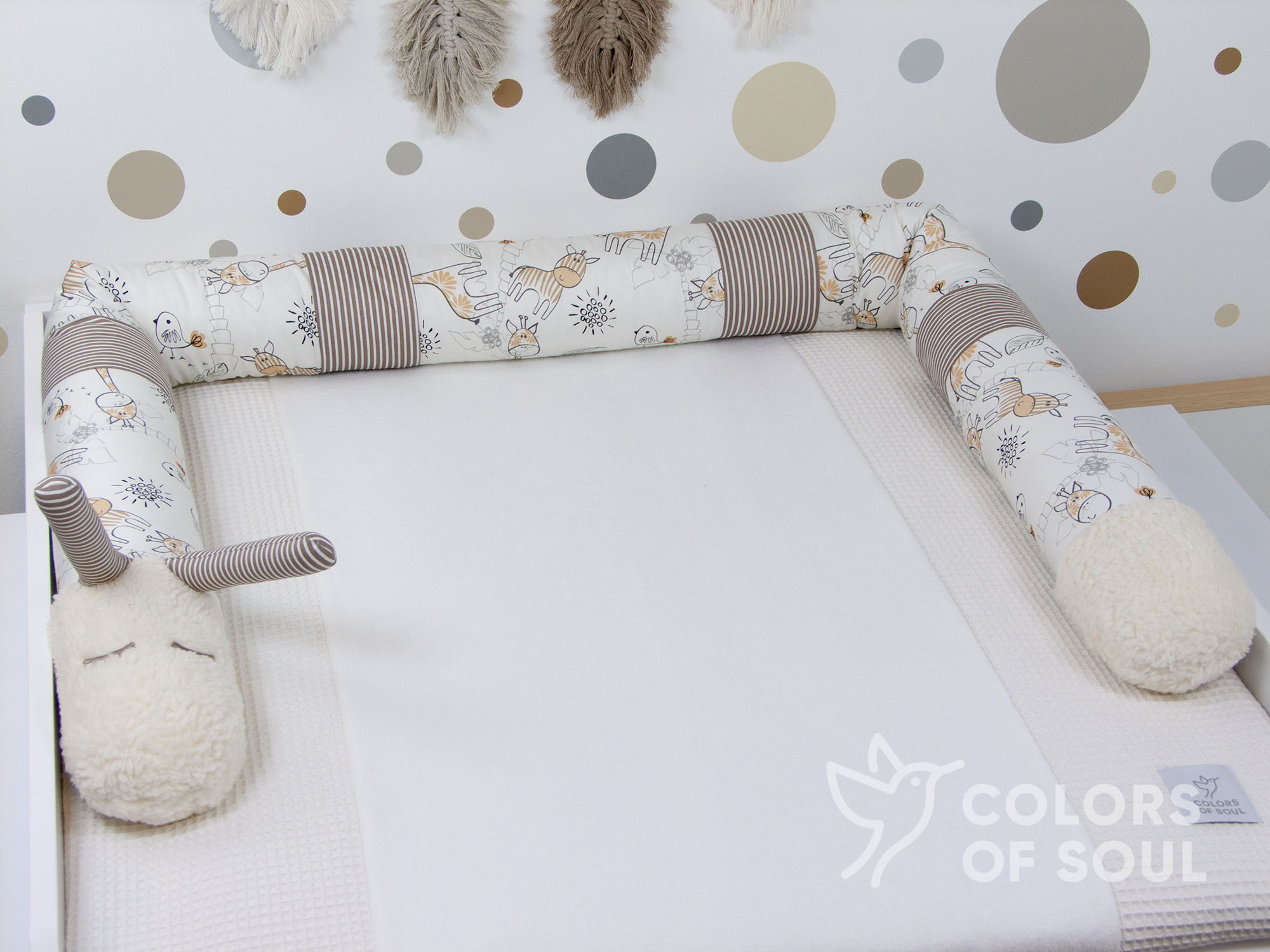 Puckschnecke "Bruno" - Giraffe und Zebra / taupe