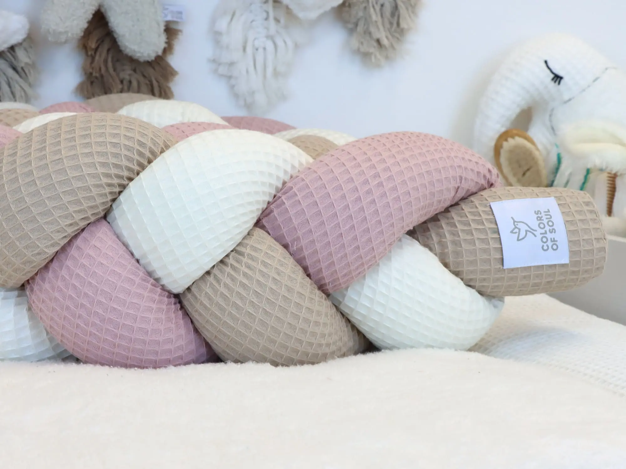 Handgemachte Bettschlange Altrosa Beige Creme mit strukturierter Waffelpique Oberfläche