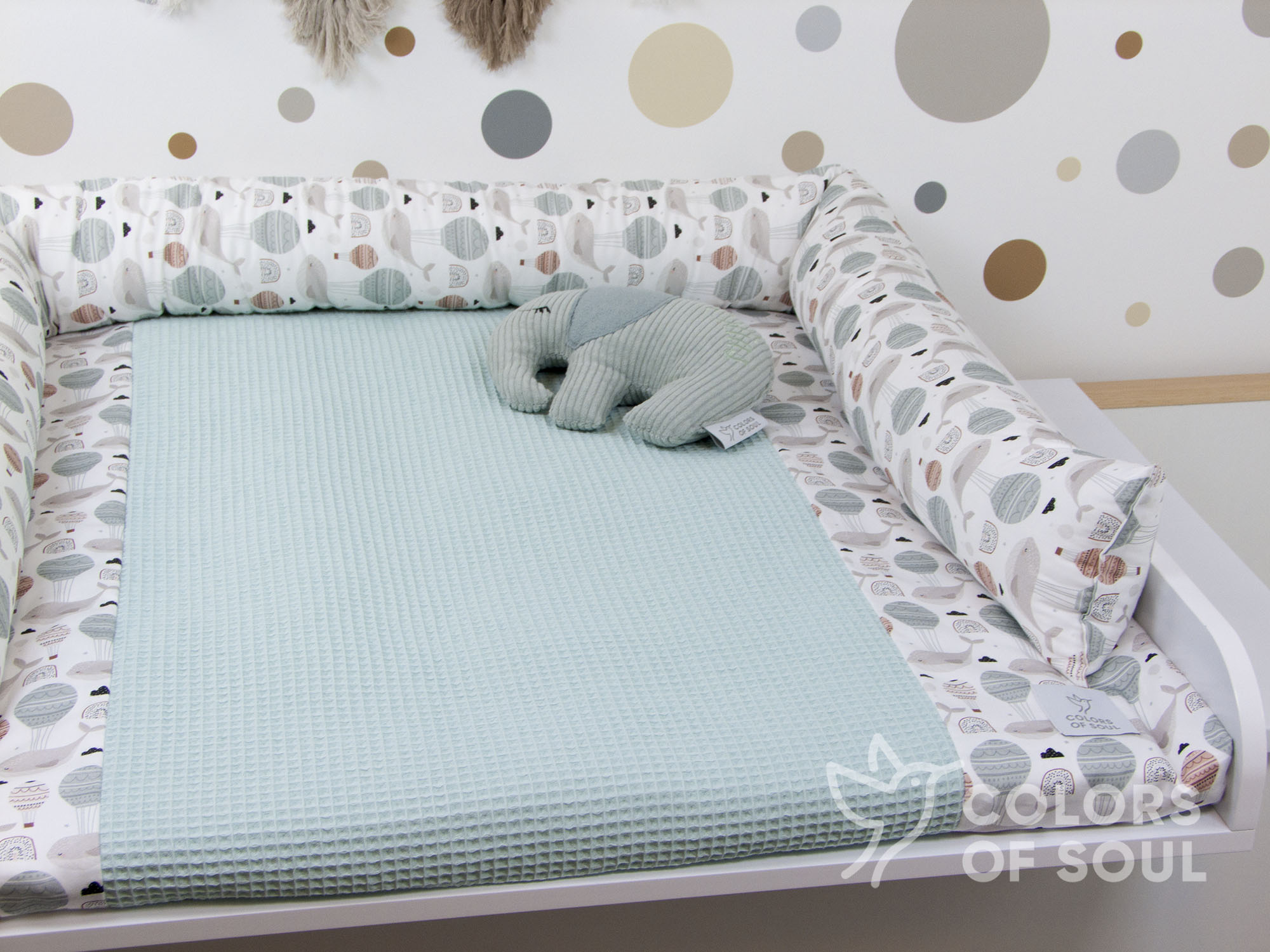 Wickelauflage mit Inlett - schlafende Wale und Luftballons / Waffelpique pastelmint