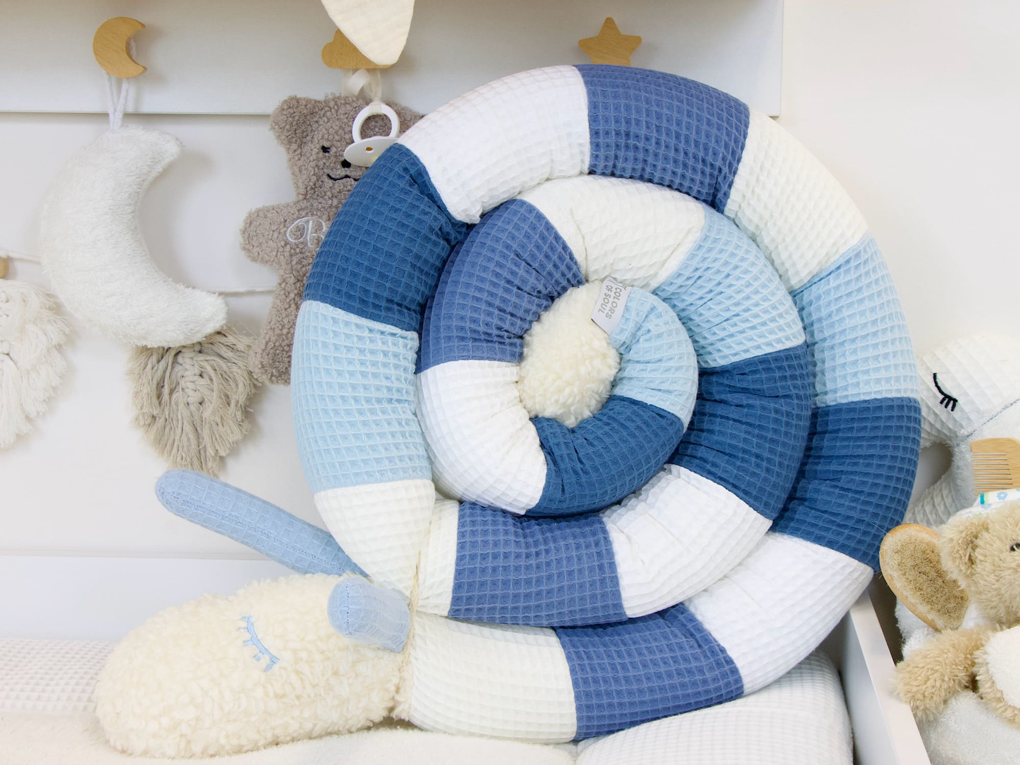 Patchwork Bettschnecke: Waffelpique creme, blau, weiß, jeansblau, hellblau