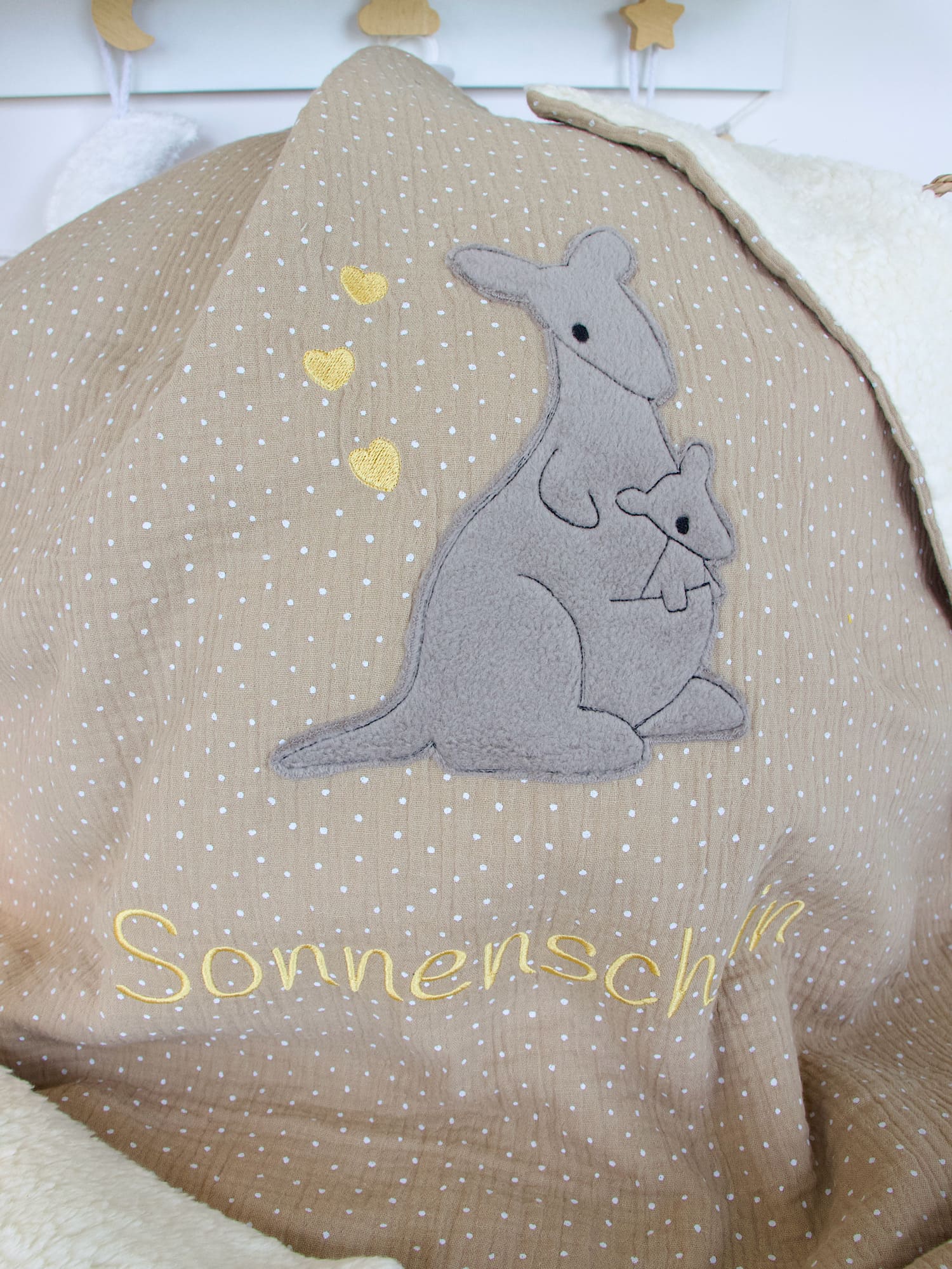 Babydecke personalisiert mit Namen und Känguru
