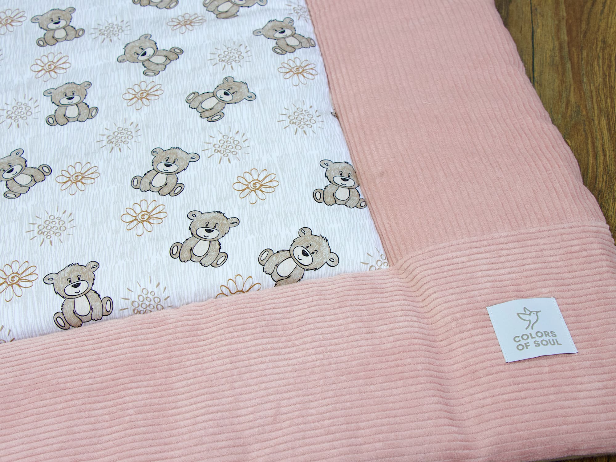 Personalisierte Krabbeldecke mit Namen und Datum - Cord altrosa / niedliche Bärchen
