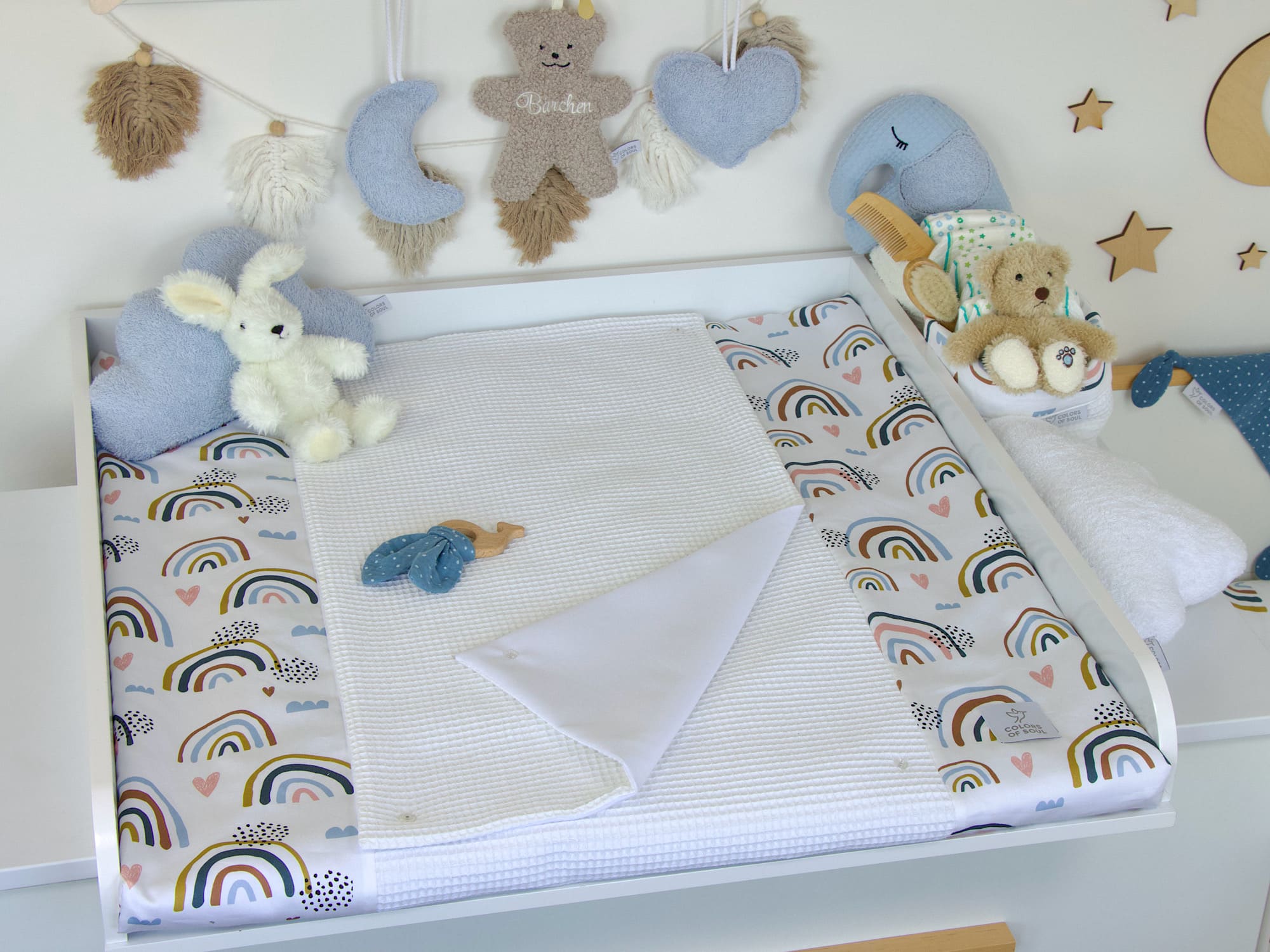Wickelauflage mit Inlett - Regenbogen und Herzen / Waffelpique weiß