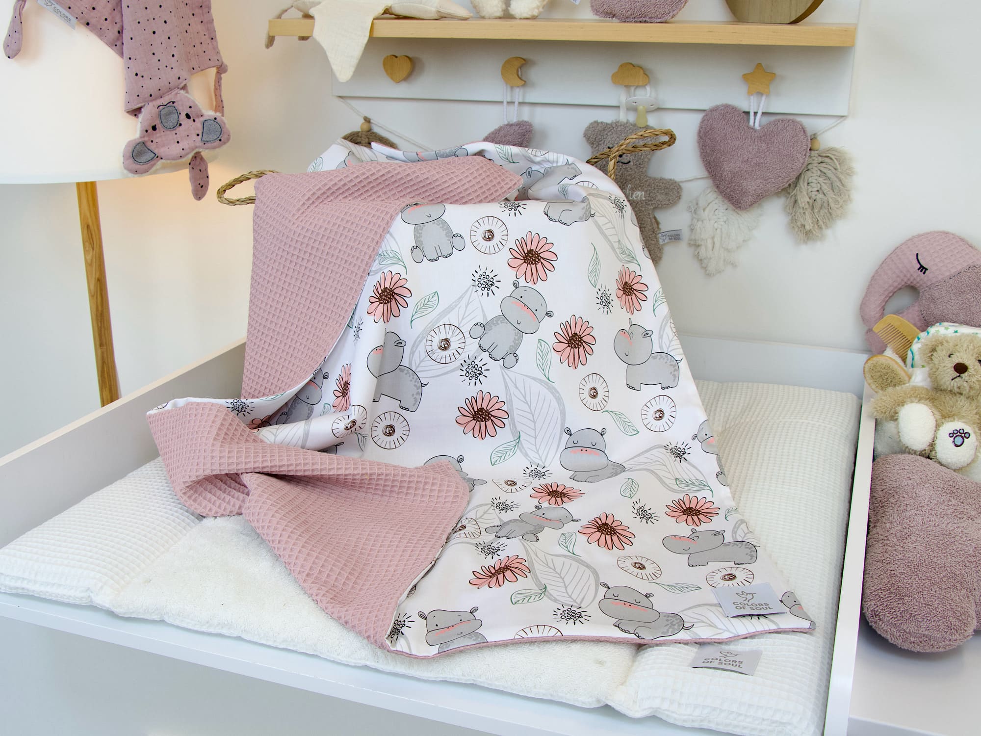 Personalisierte Babydecke - niedliche Nilpferde / Waffelpique altrosa