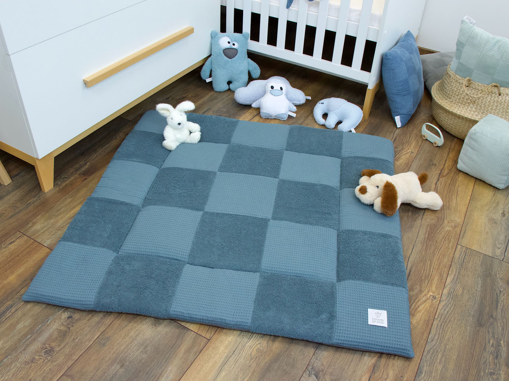 Große Krabbeldecke in Stahlblau im Patchwork-Design für Babys und Kleinkinder
