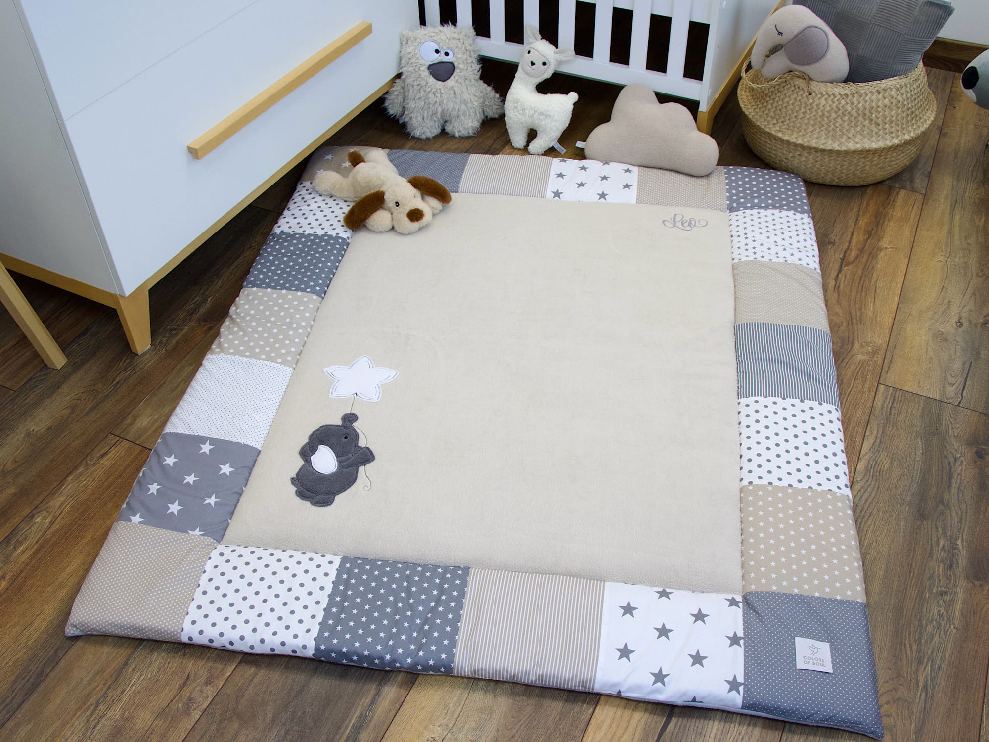 Krabbeldecke mit Namen und Datum - Elefant mit Luftballon / beige
