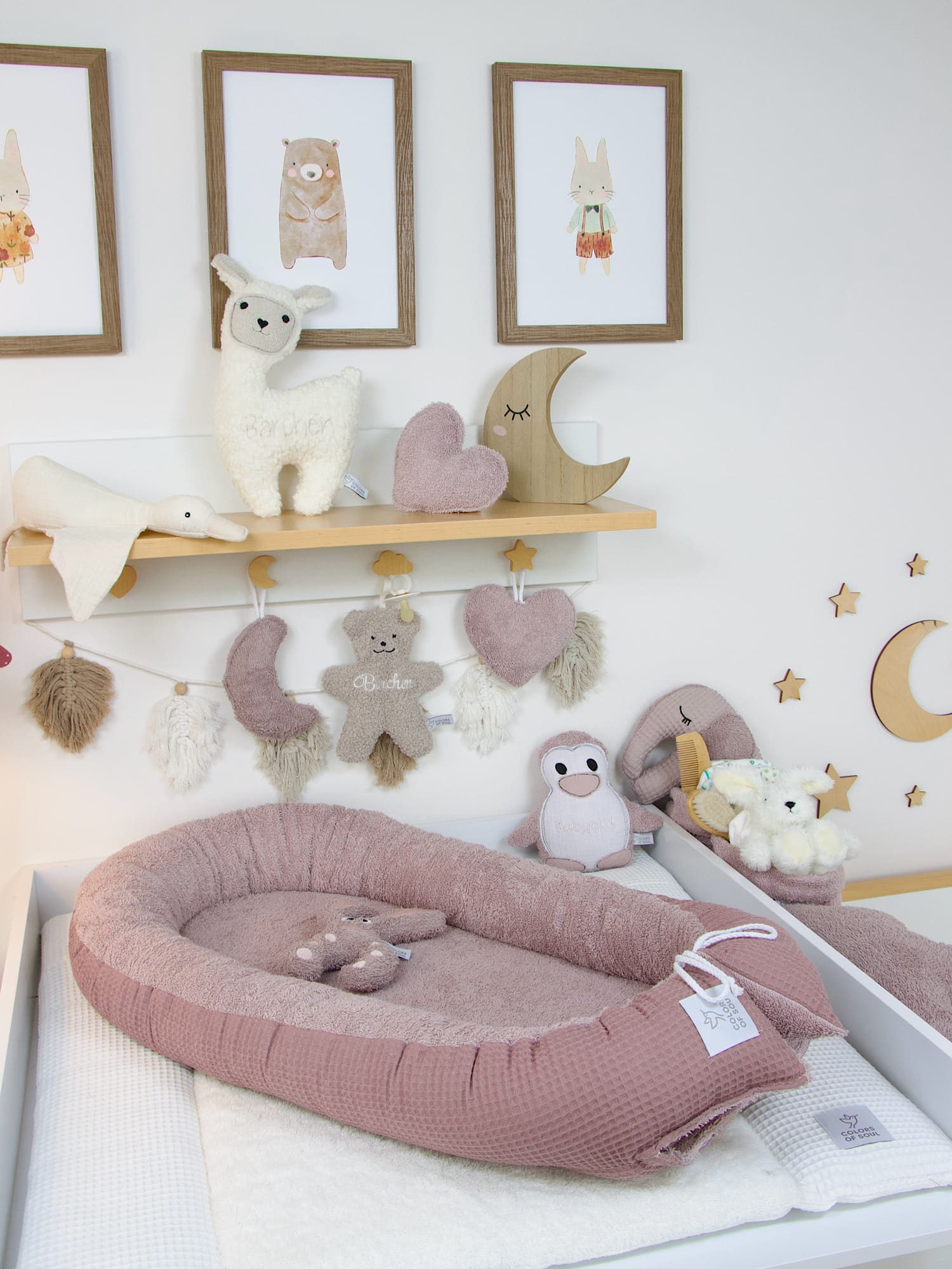 Flauschiges Babynest in Altmalve aus Baumwoll-Waffelpique – handmade mit Liebe und perfekter Passform fürs Babybett