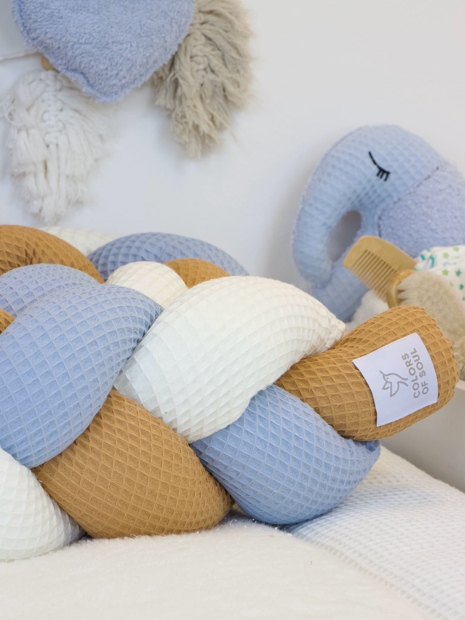 Bettschlange geflochten: Waffelpique creme, karamell, hellblau