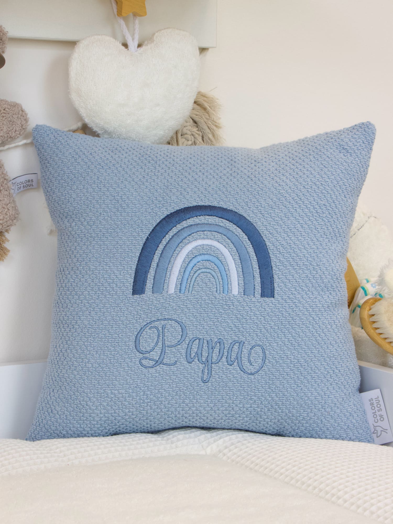 Personalisiertes Kissen Baby mit Regenbogen - Waffelpique BeBe hellblau