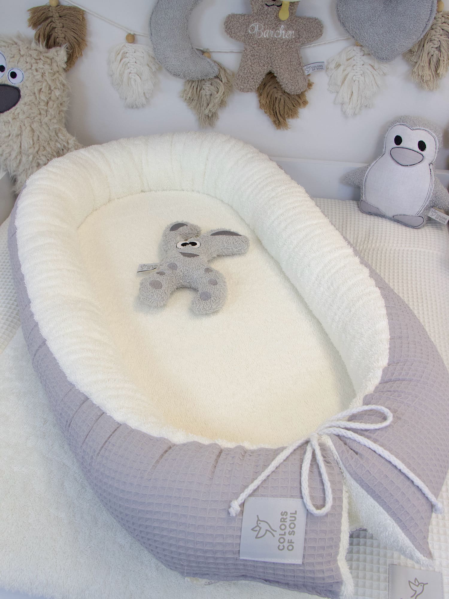 Babynest Hellgrau Creme mit herausnehmbarer Matratze – pflegeleicht und praktisch für den Alltag