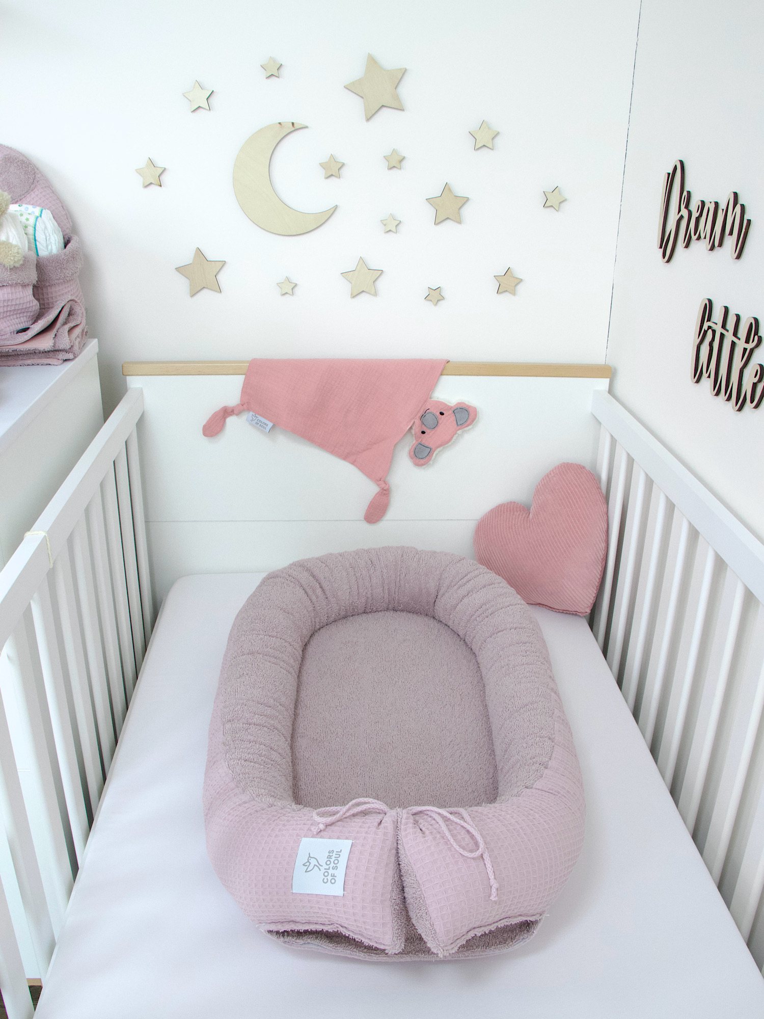 Edles Babynest Altrosa – zarte Farben & hochwertige Materialien für liebevolle Geborgenheit